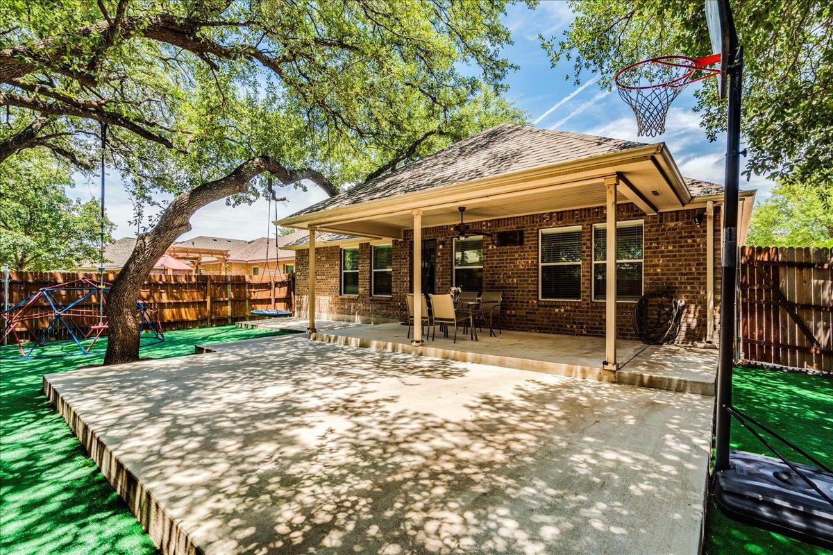 2532 Ericanna Ln, Leander, TX 78641