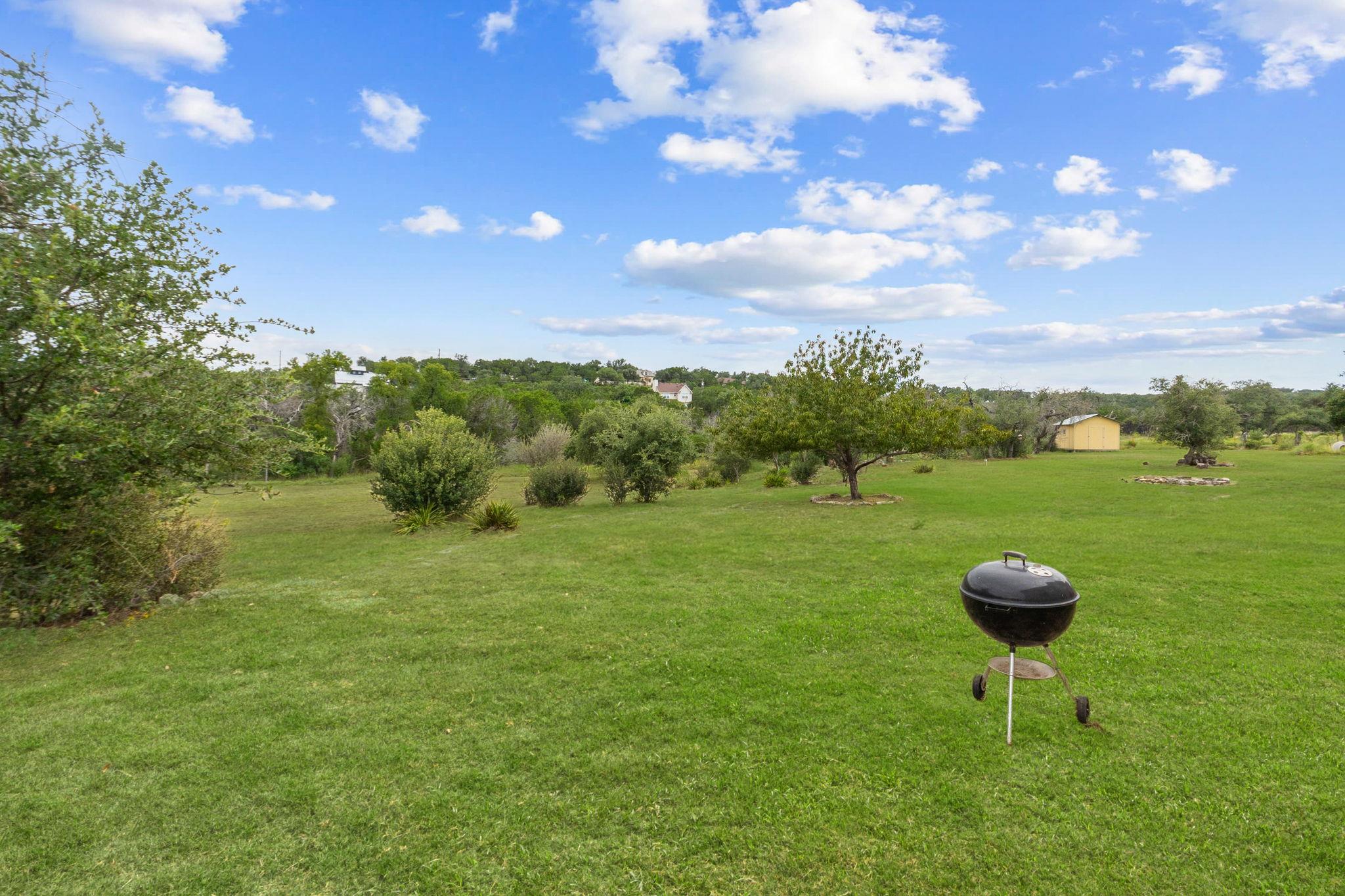 20401 Siesta Shores Dr, Spicewood, TX 78669