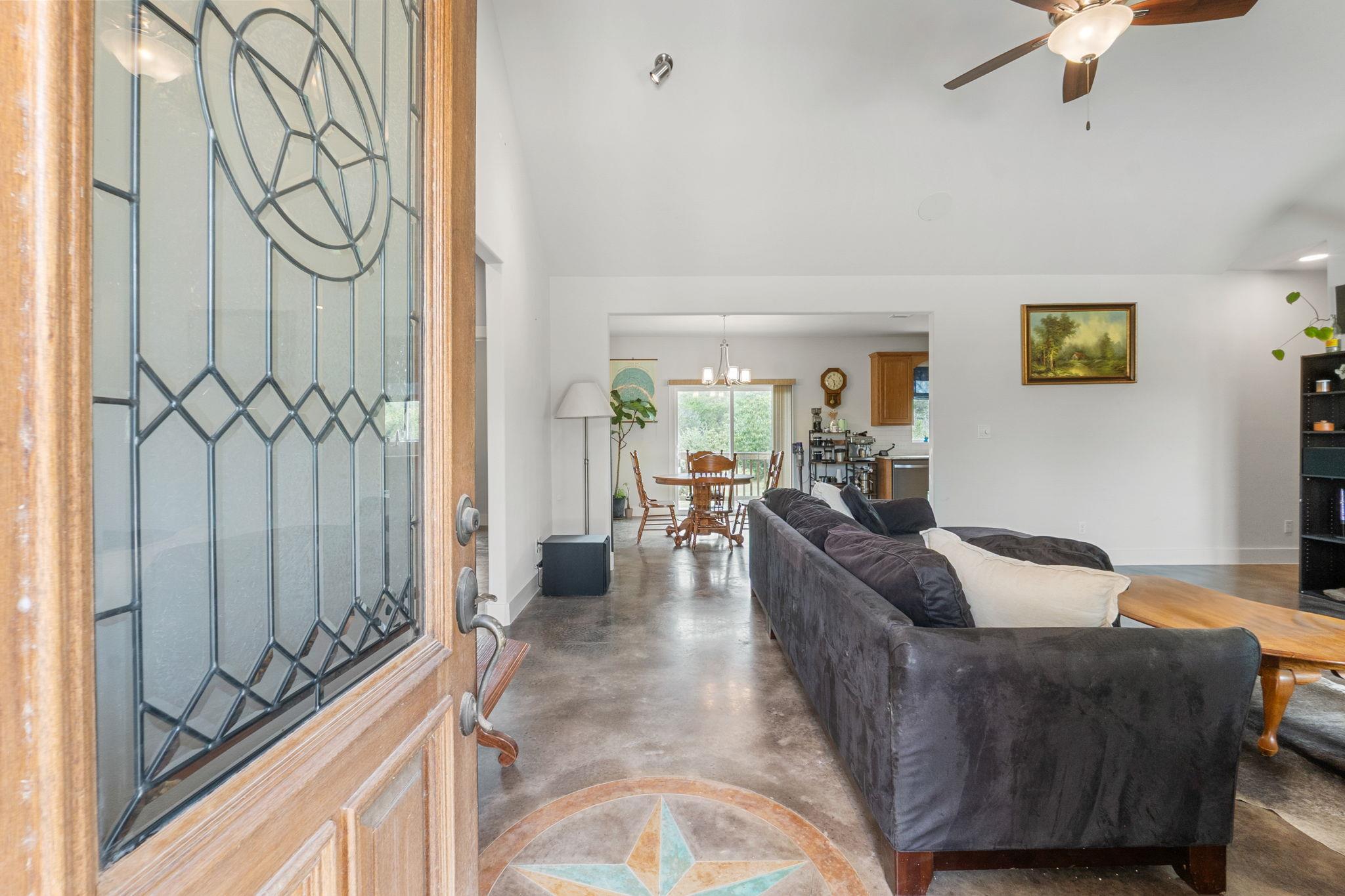 20401 Siesta Shores Dr, Spicewood, TX 78669