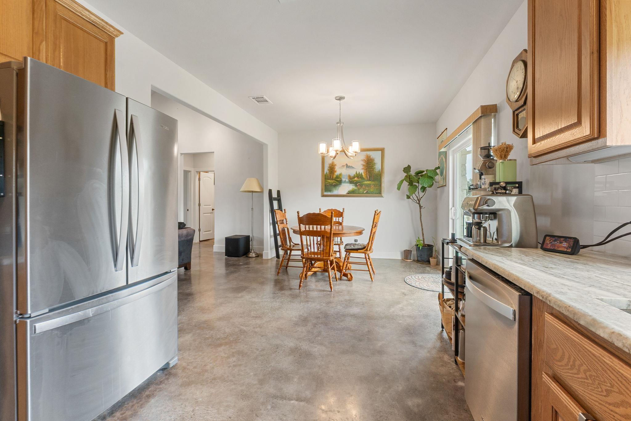 20401 Siesta Shores Dr, Spicewood, TX 78669