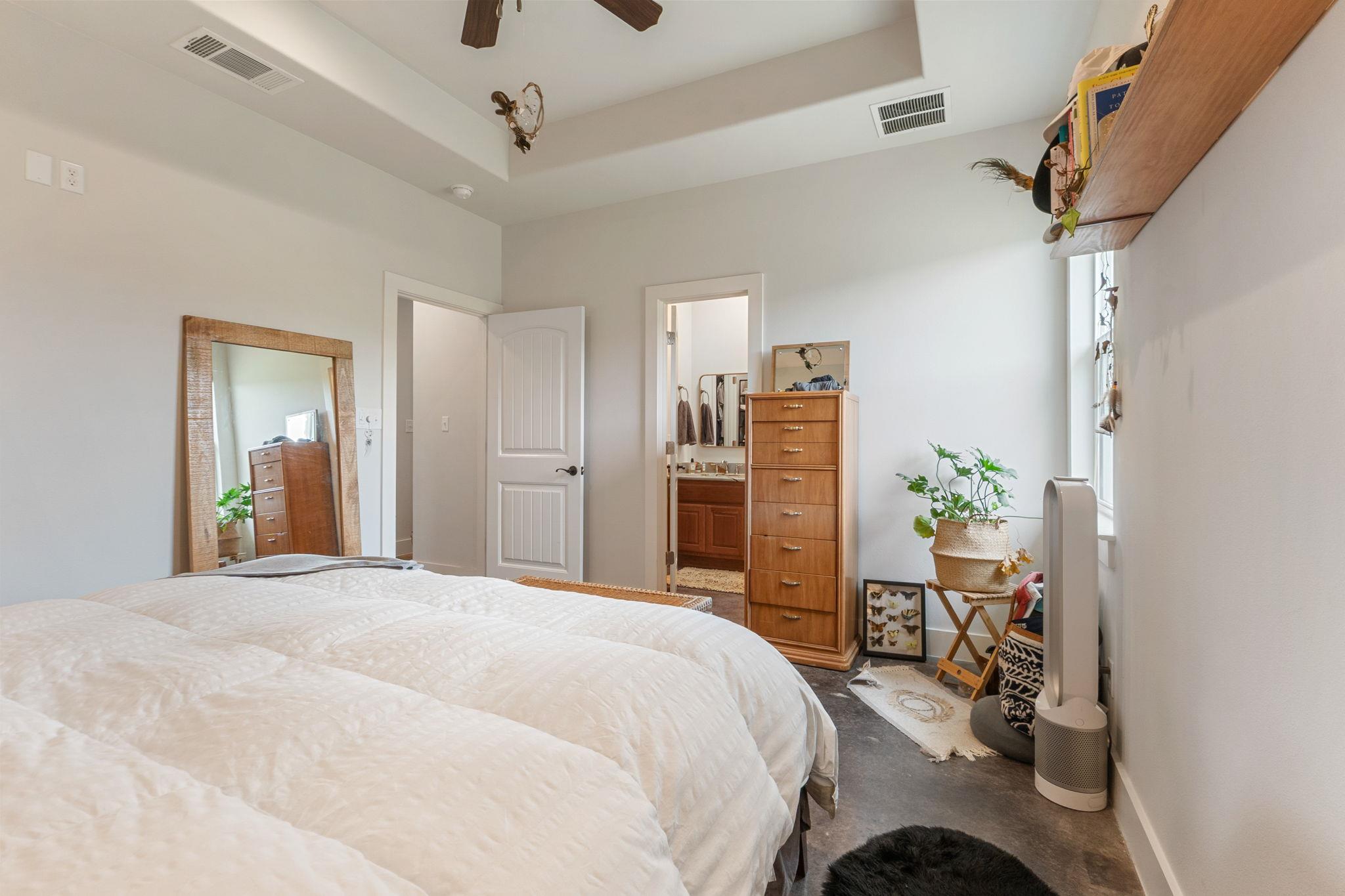 20401 Siesta Shores Dr, Spicewood, TX 78669