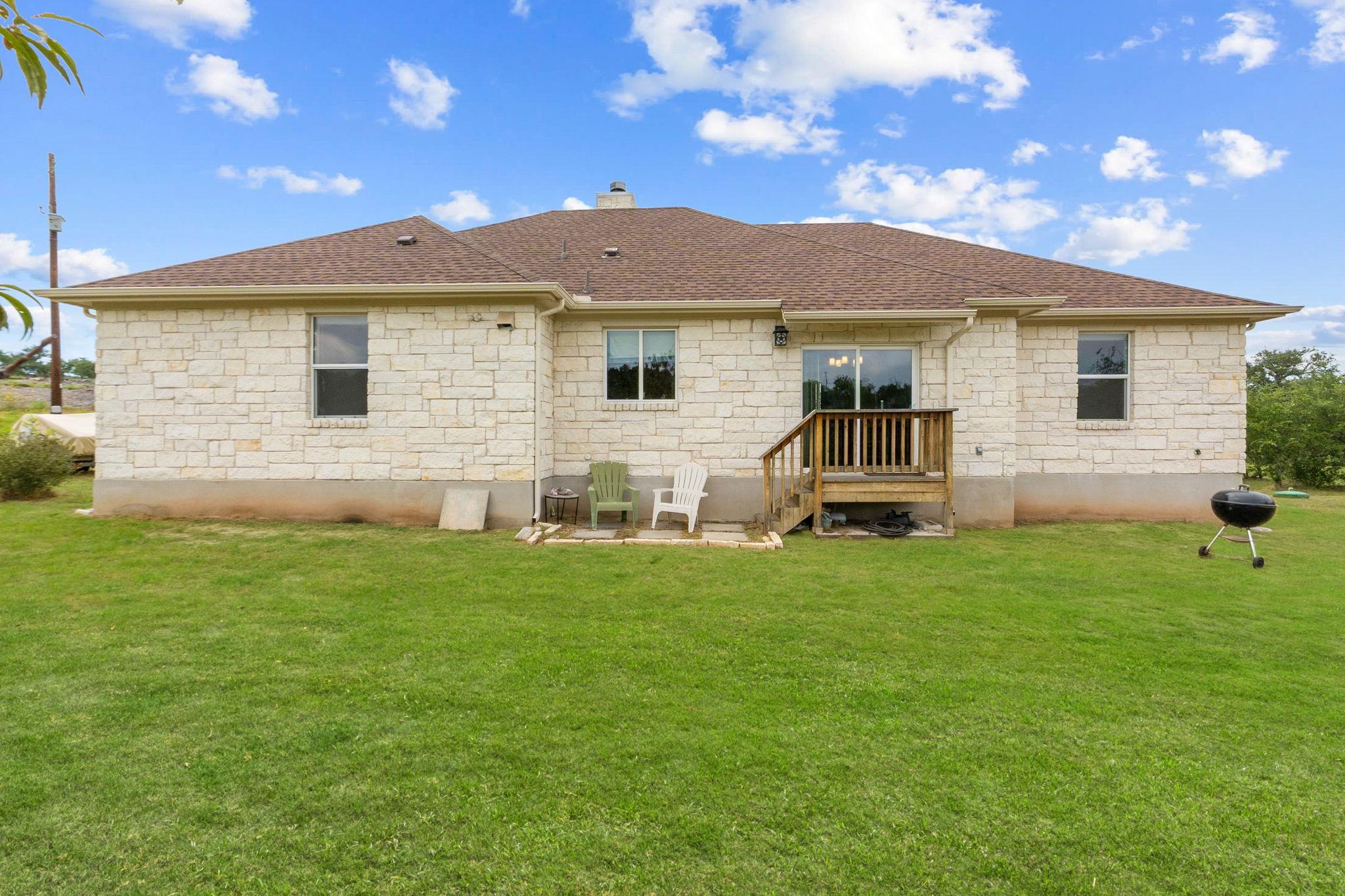 20401 Siesta Shores Dr, Spicewood, TX 78669