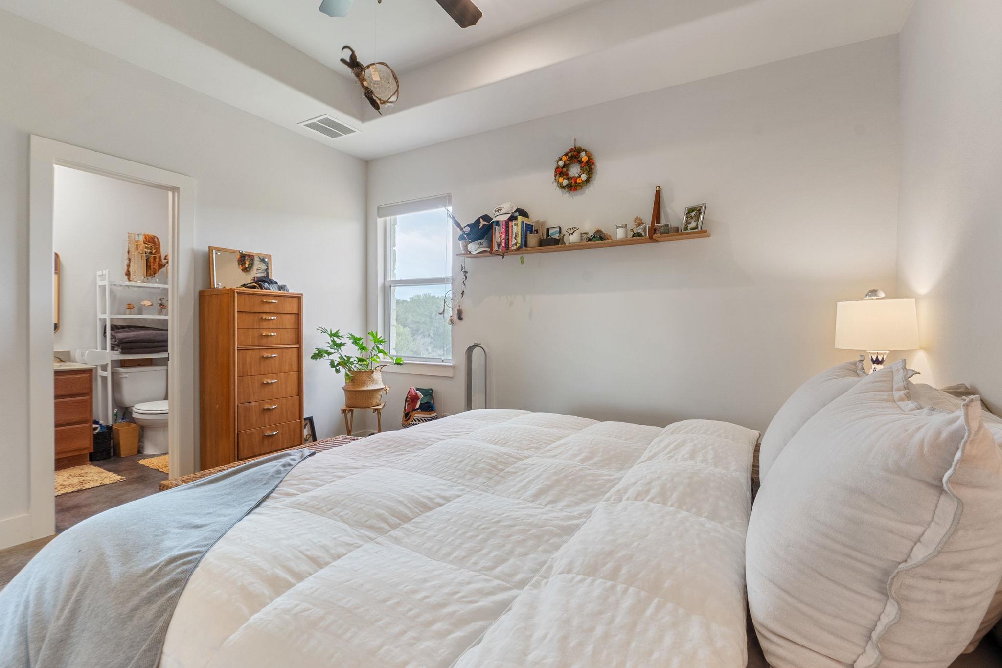 20401 Siesta Shores Dr, Spicewood, TX 78669