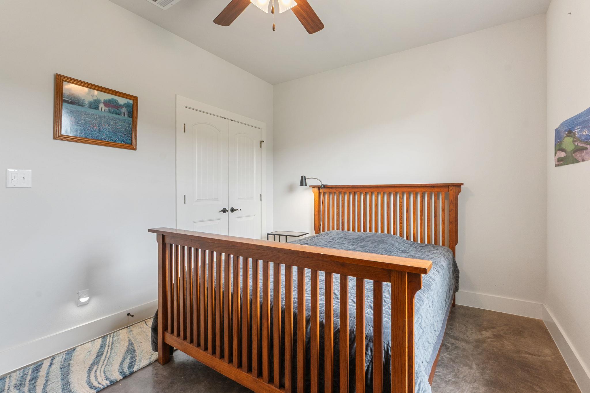 20401 Siesta Shores Dr, Spicewood, TX 78669