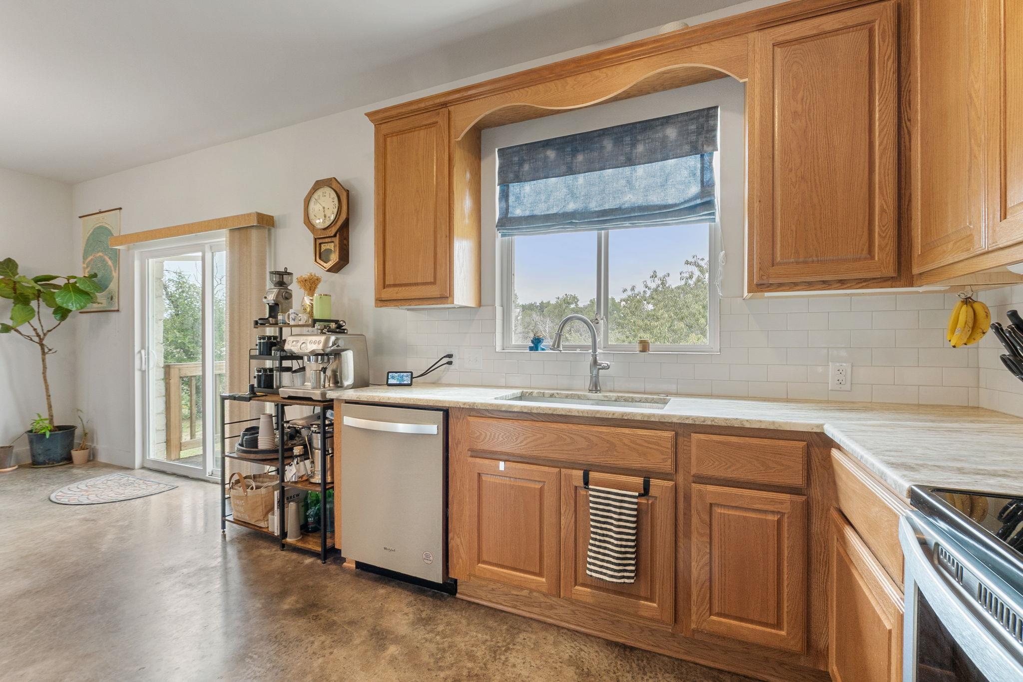 20401 Siesta Shores Dr, Spicewood, TX 78669