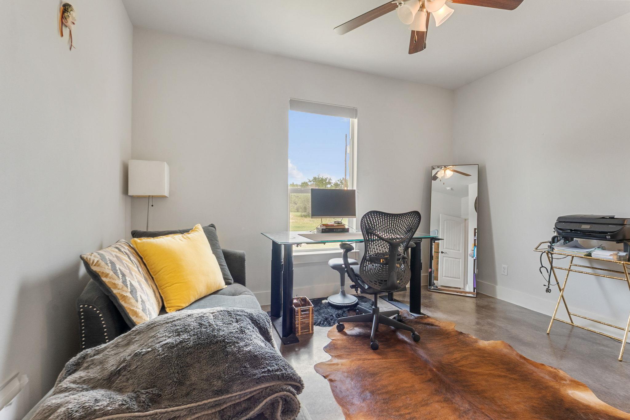 20401 Siesta Shores Dr, Spicewood, TX 78669