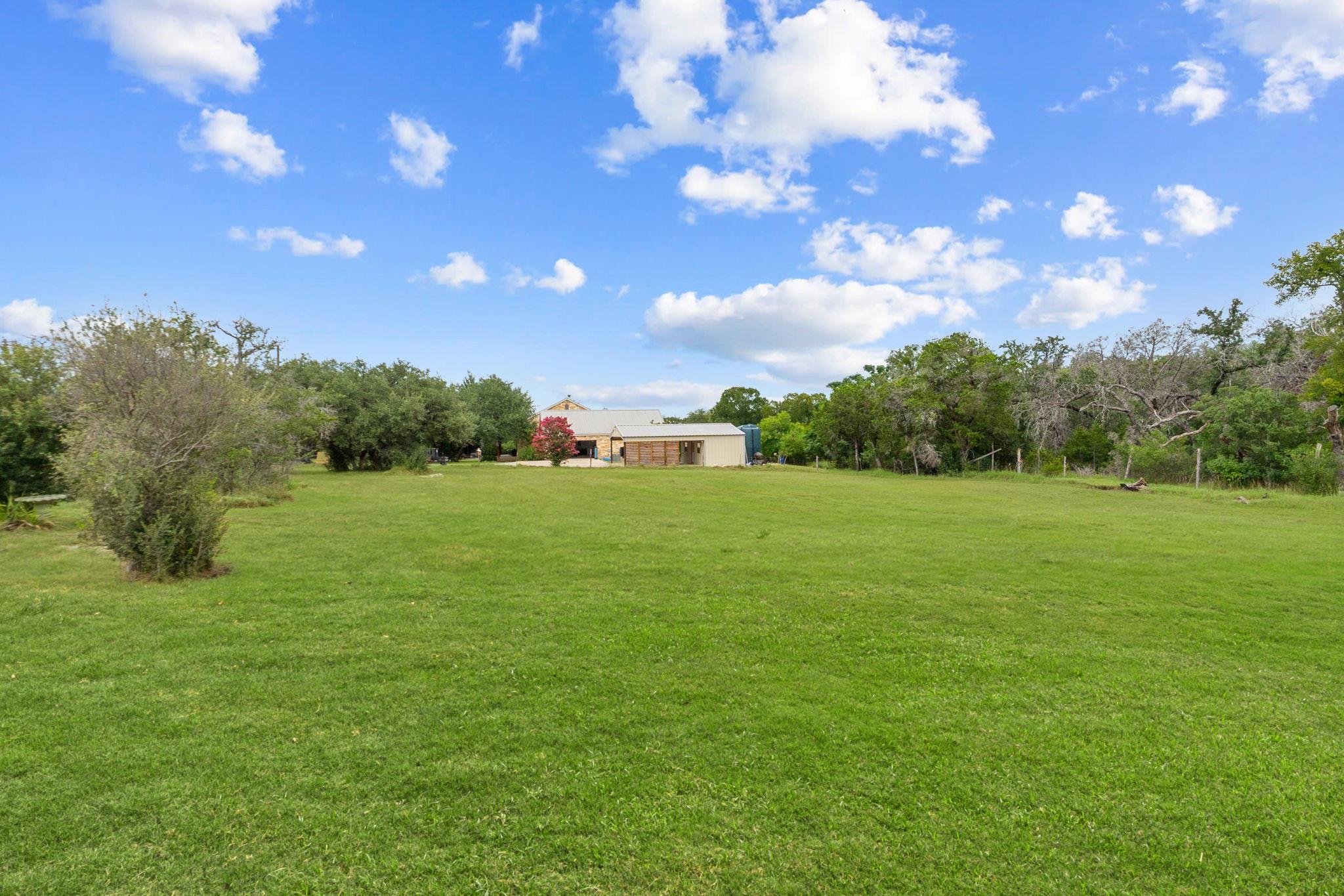 20401 Siesta Shores Dr, Spicewood, TX 78669