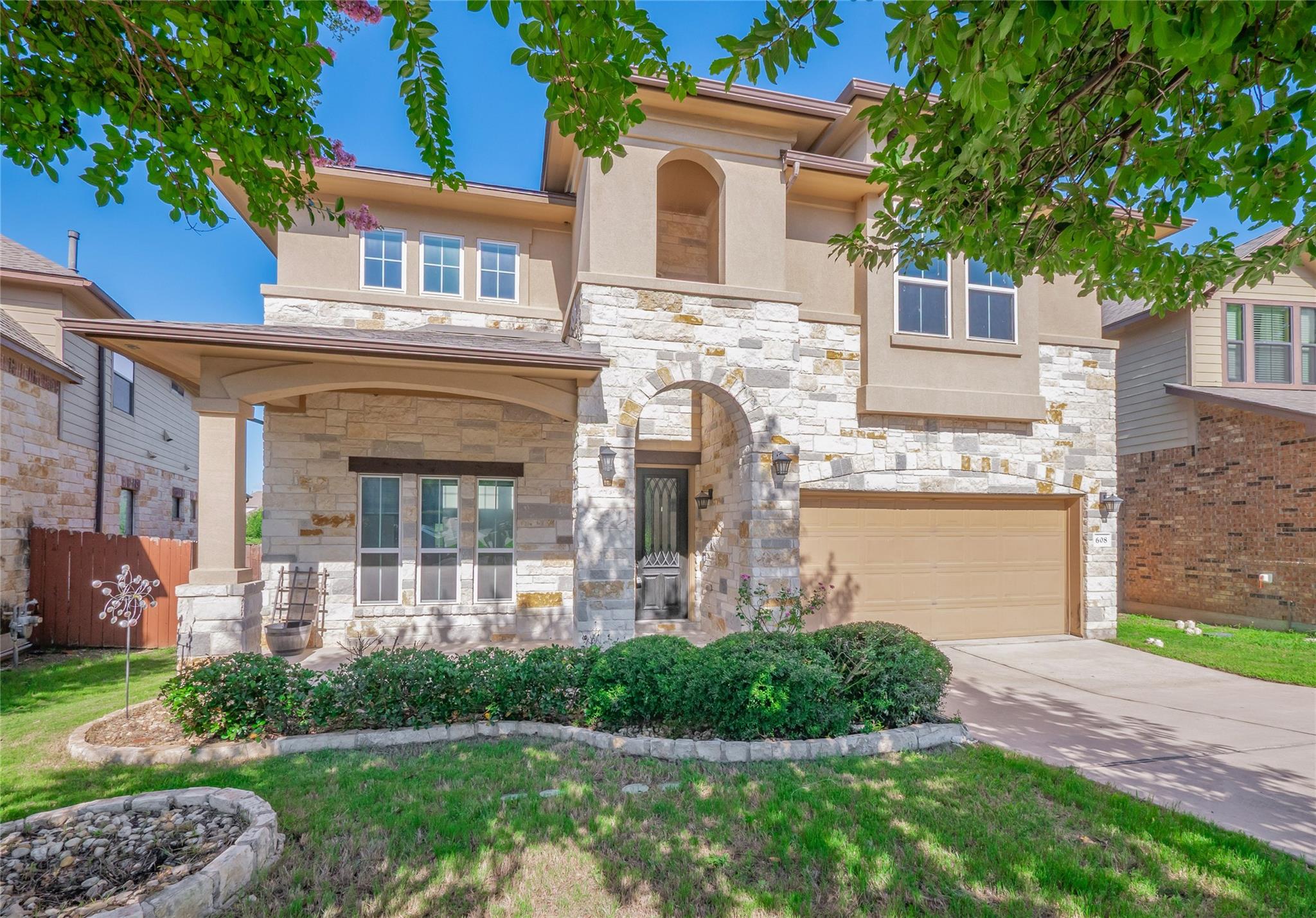 608 Cascada Ln, Round Rock, TX 78681