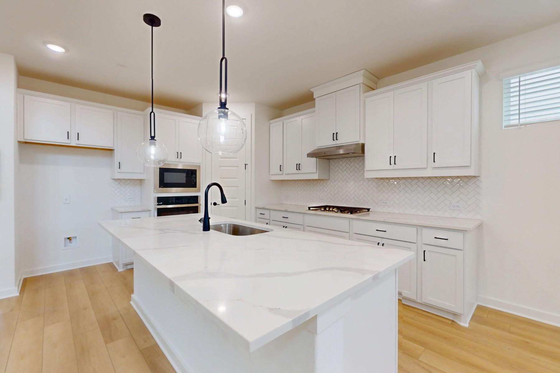 3913 Waxahachie Rd, Leander, TX 78641