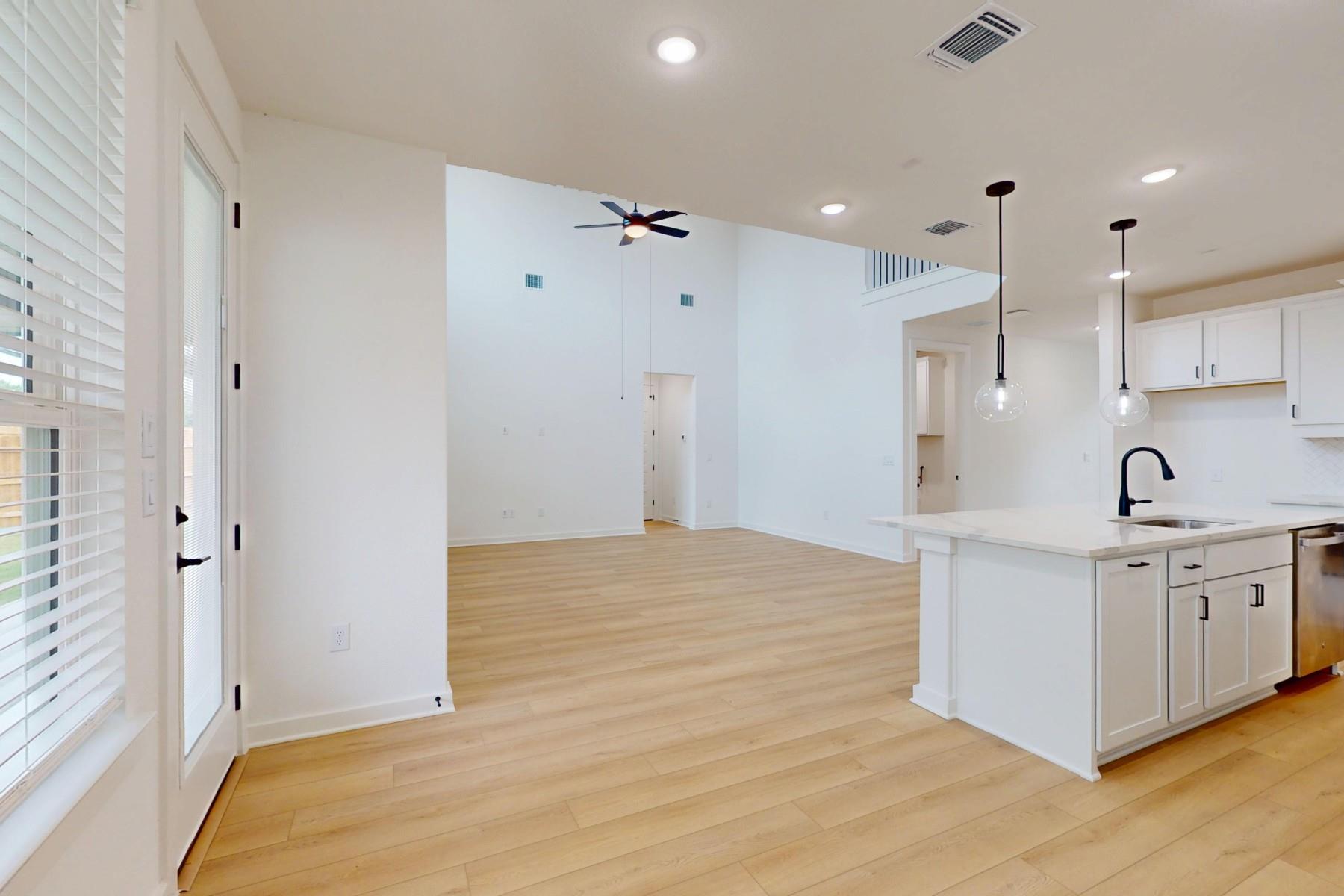 3913 Waxahachie Rd, Leander, TX 78641