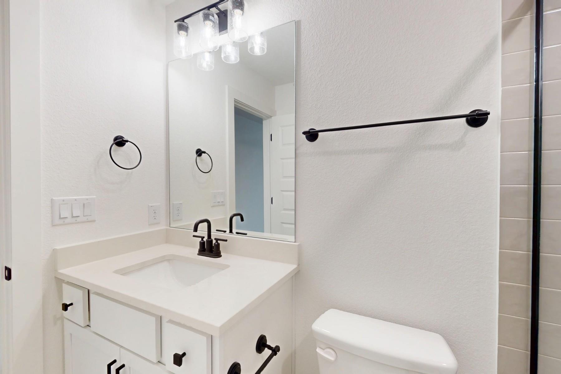 3913 Waxahachie Rd, Leander, TX 78641