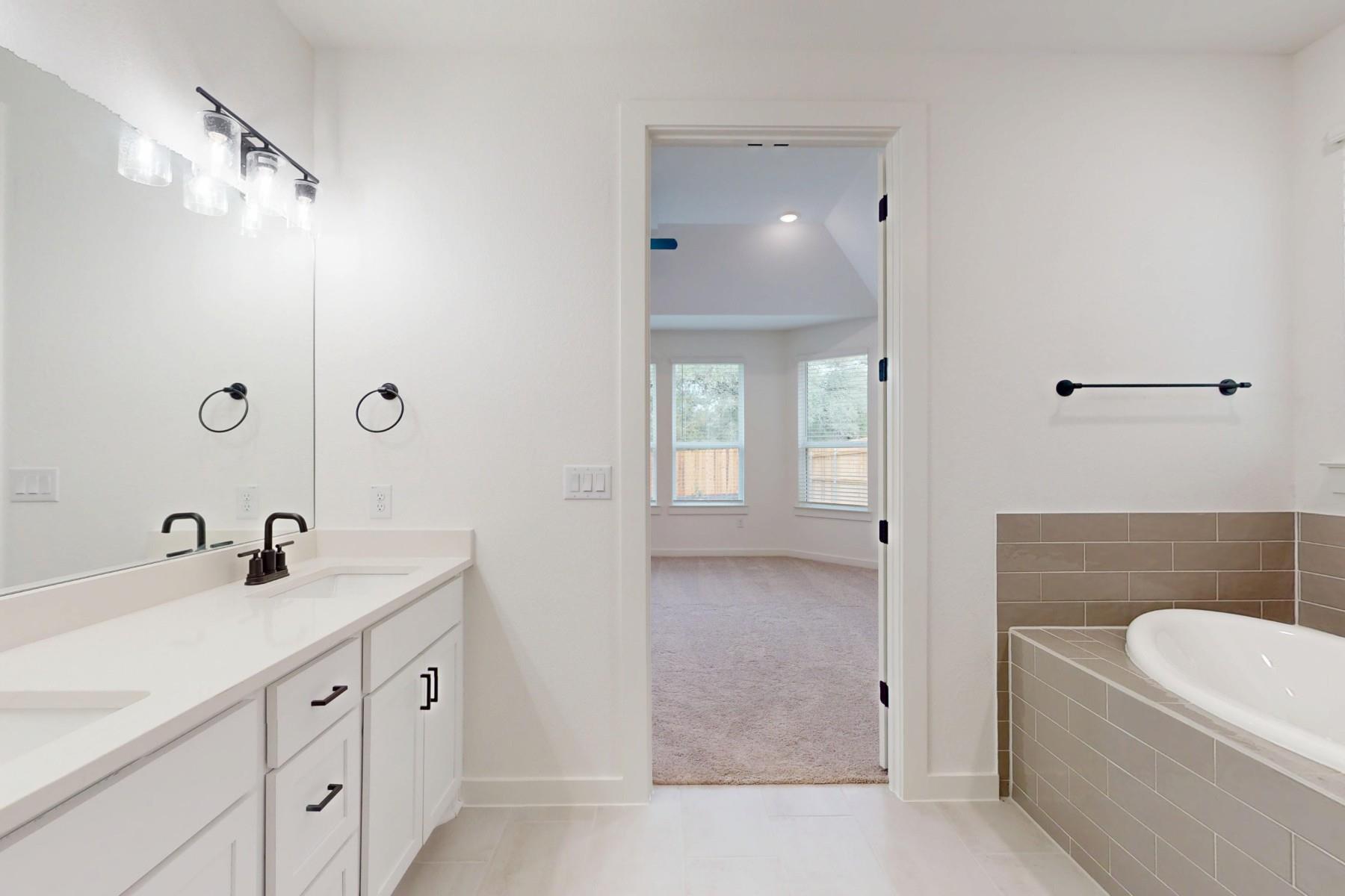 3913 Waxahachie Rd, Leander, TX 78641