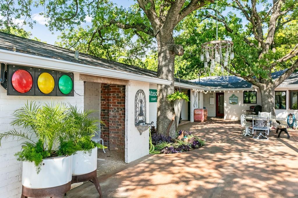 702 Eagle St, Fredericksburg, TX 78624
