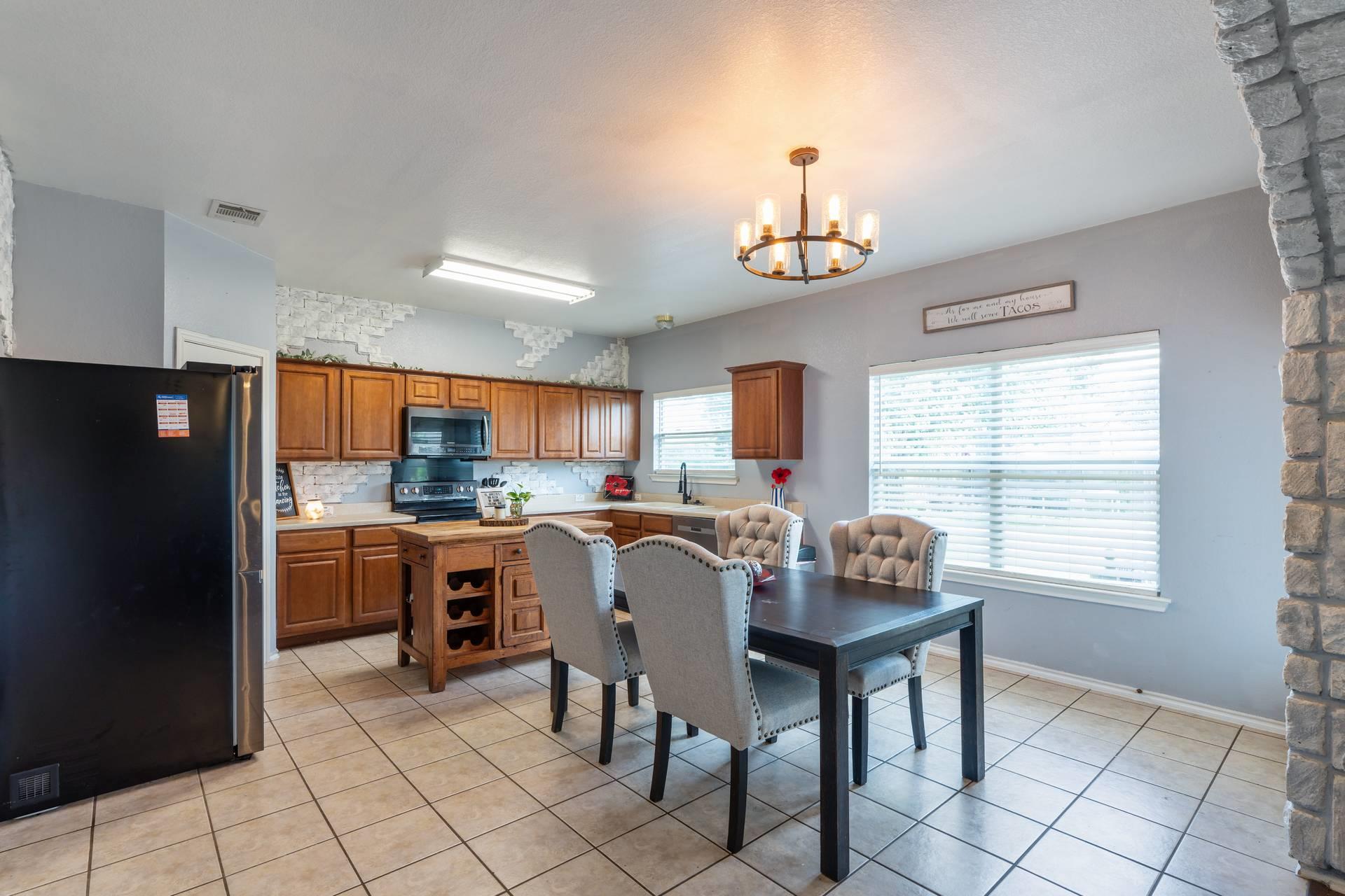 114 Almquist St, Hutto, TX 78634