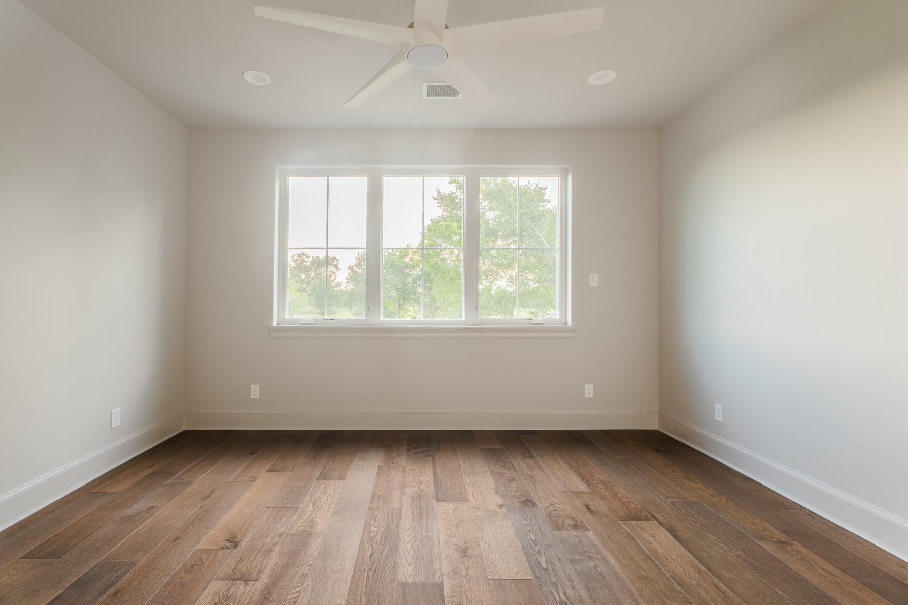 404 Blackberry Ln, Washington, TX 77880
