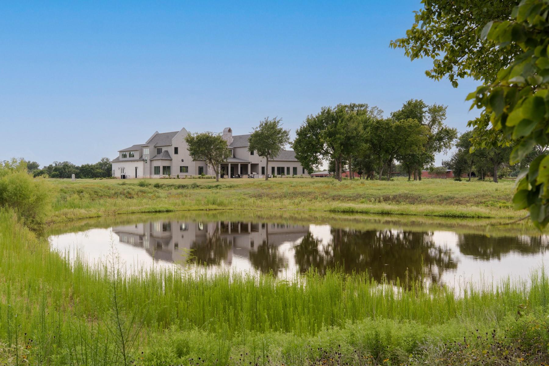404 Blackberry Ln, Washington, TX 77880