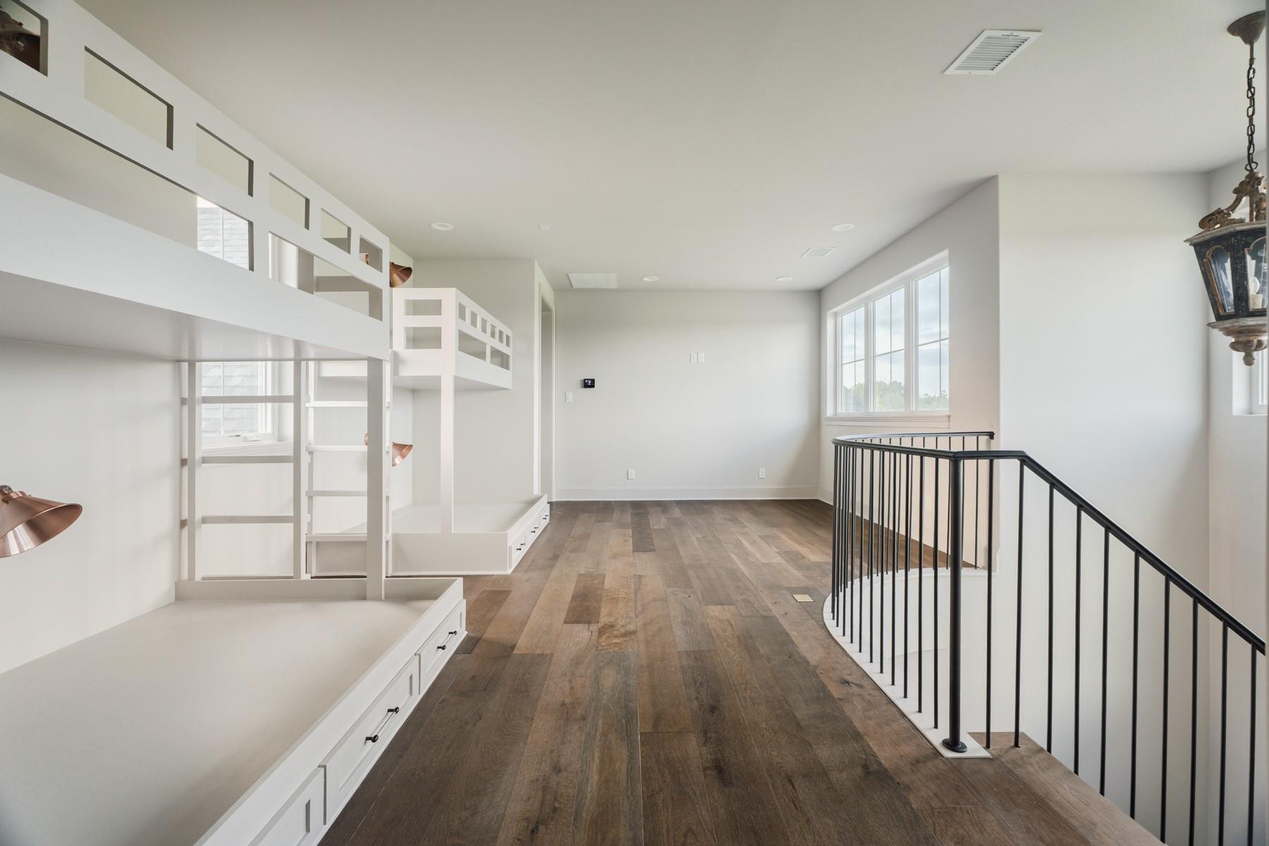 404 Blackberry Ln, Washington, TX 77880