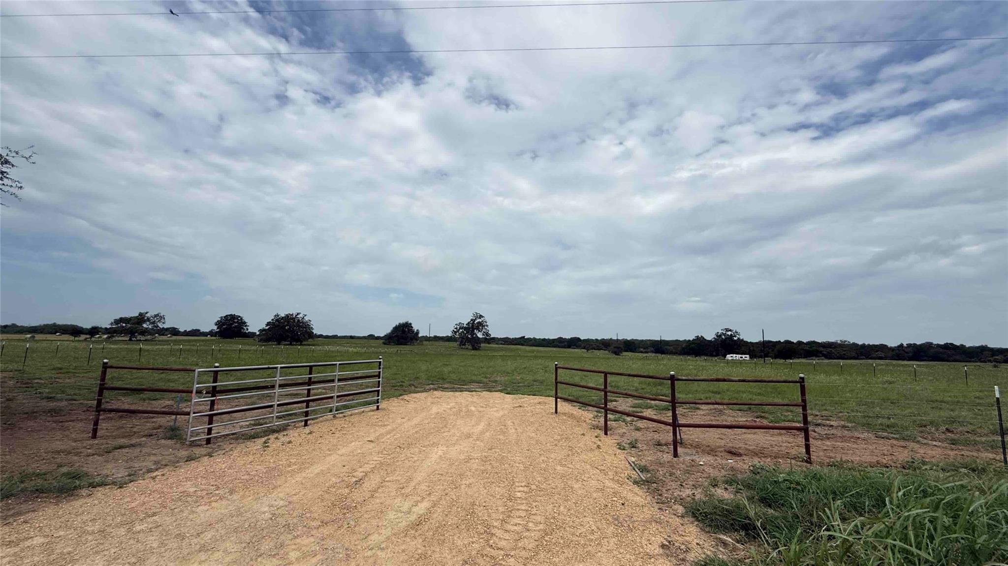 8150 Old Colony Line Rd, Dale, TX 78616