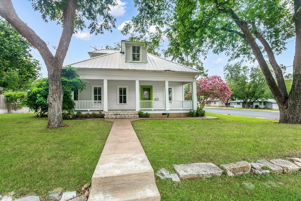 112 Acorn St, Fredericksburg, TX 78624