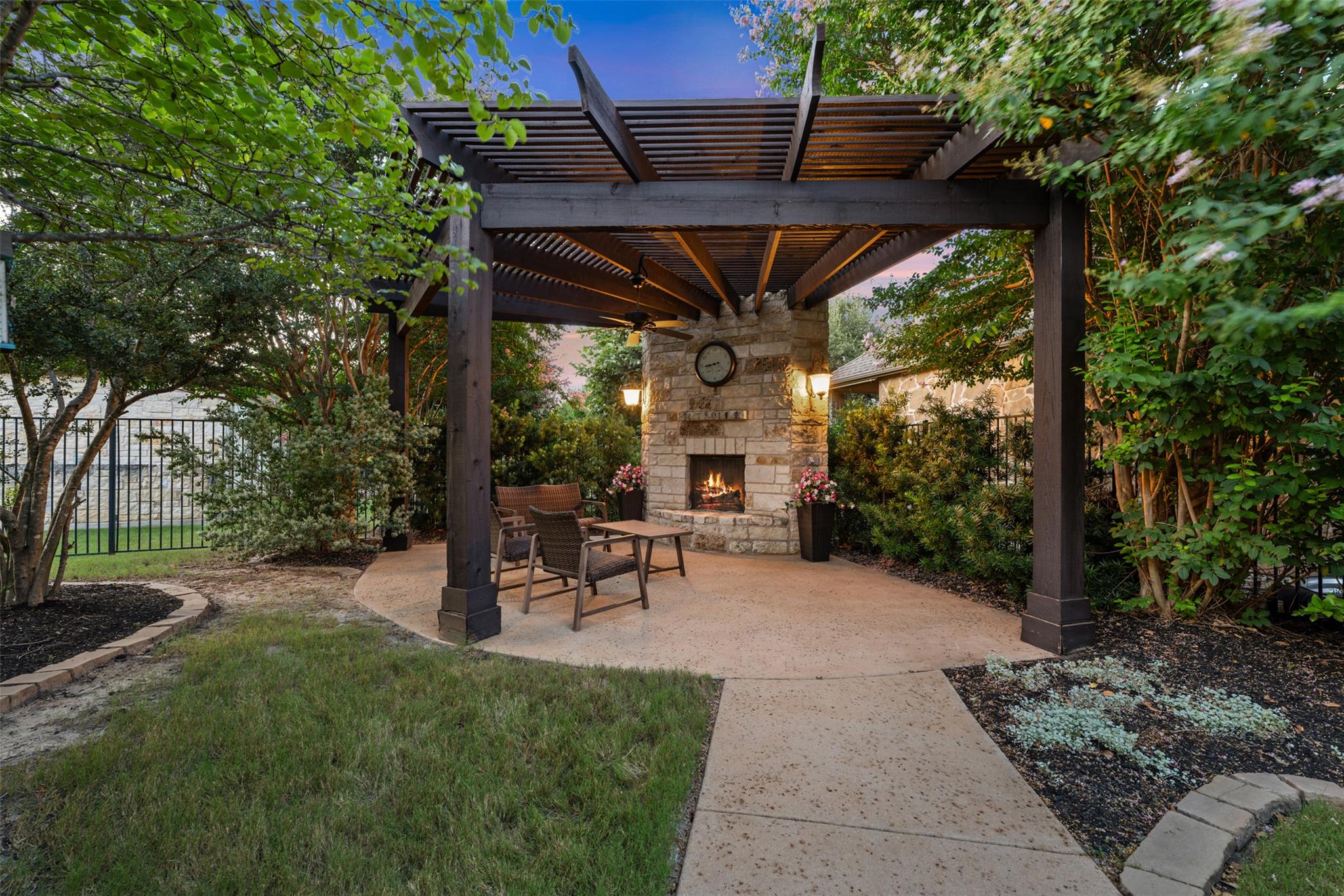 201 Tavish Trl, Austin, TX 78738