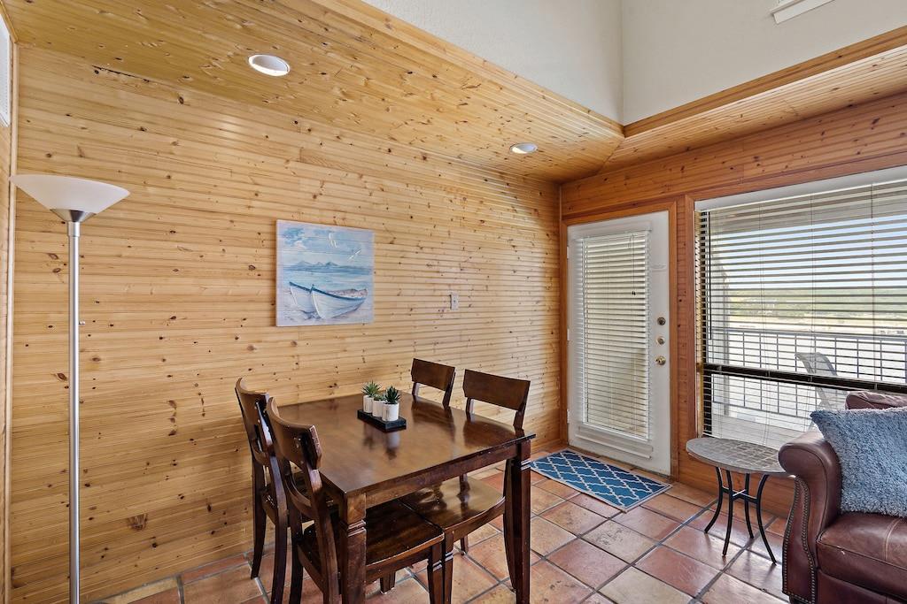 1601 Judy Lynn Dr # 207, Spicewood, TX 78669