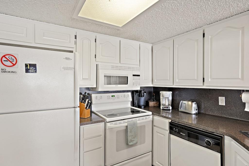 1601 Judy Lynn Dr # 207, Spicewood, TX 78669