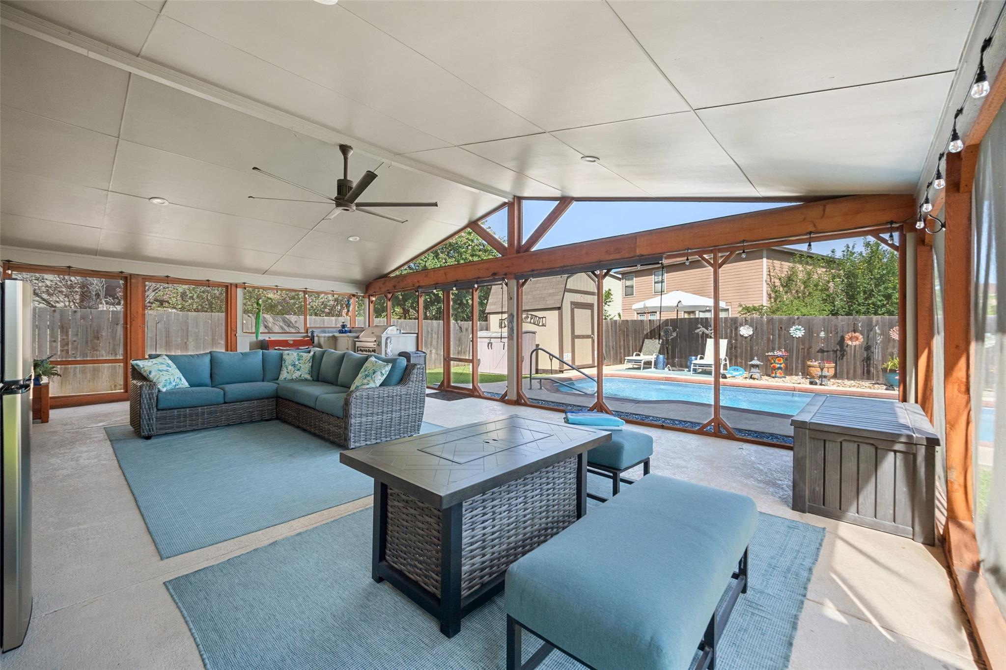 5504 Alomar Cv, Del Valle, TX 78617