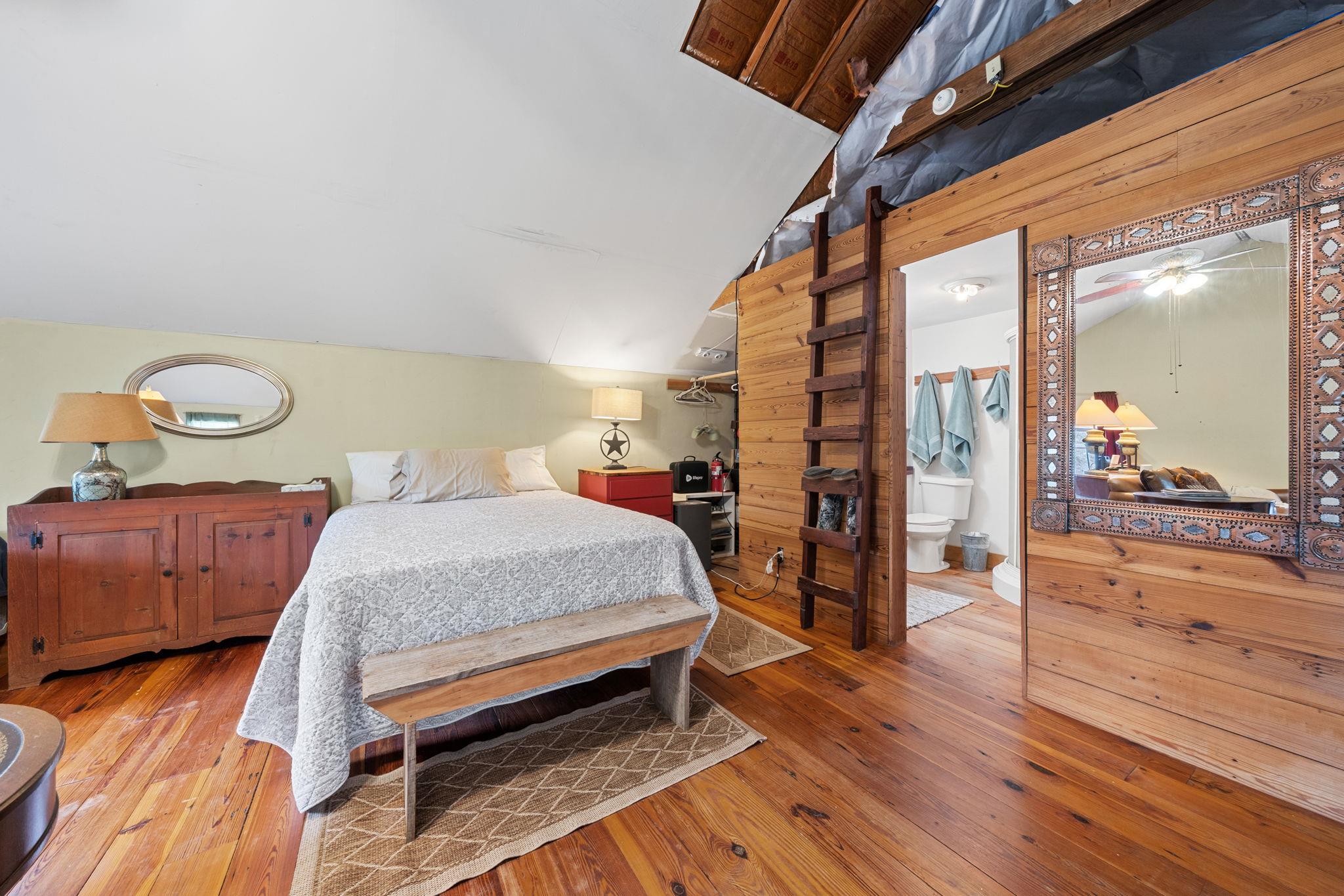 242 Cody Ln, Bastrop, TX 78602