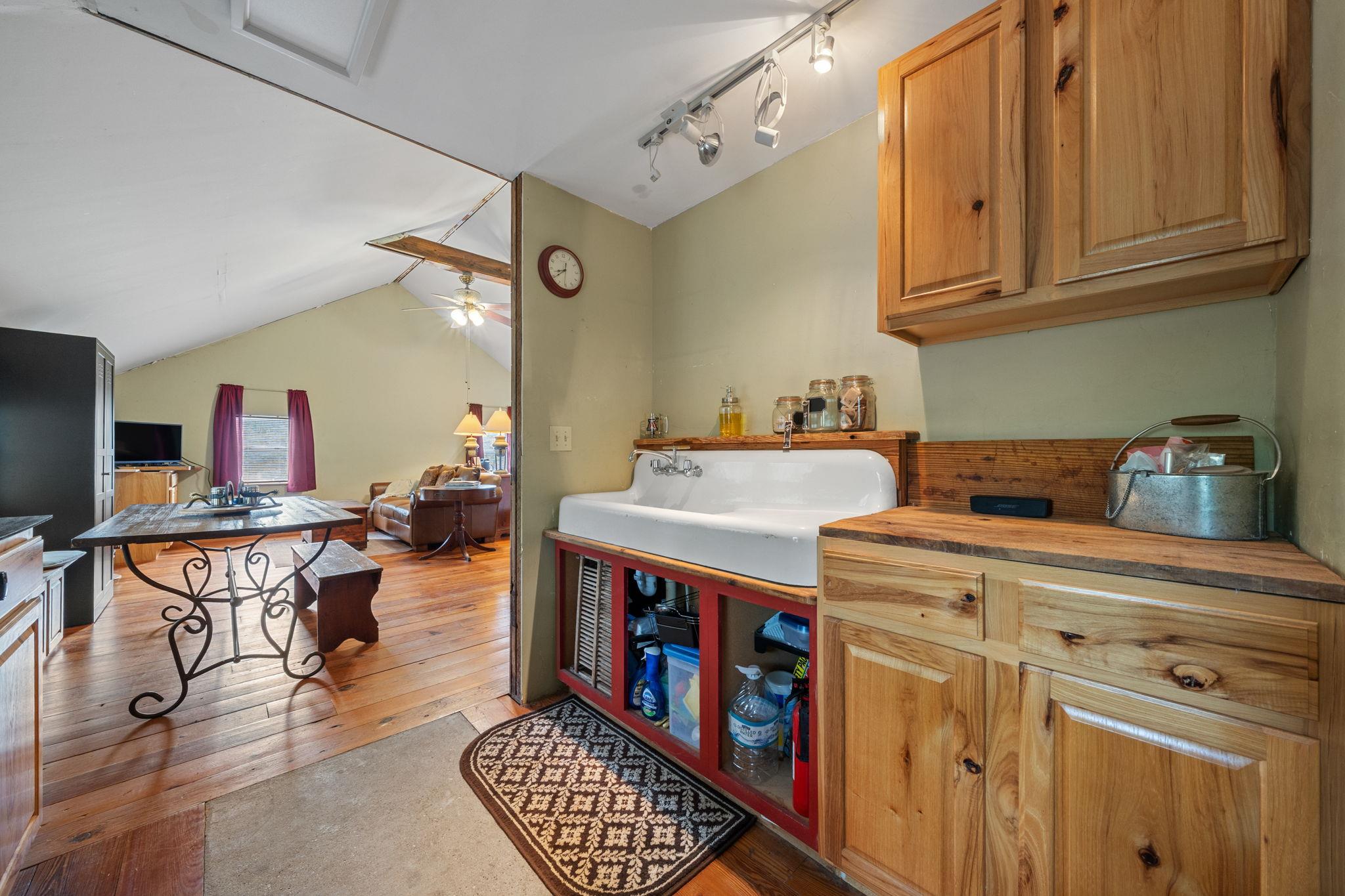 242 Cody Ln, Bastrop, TX 78602