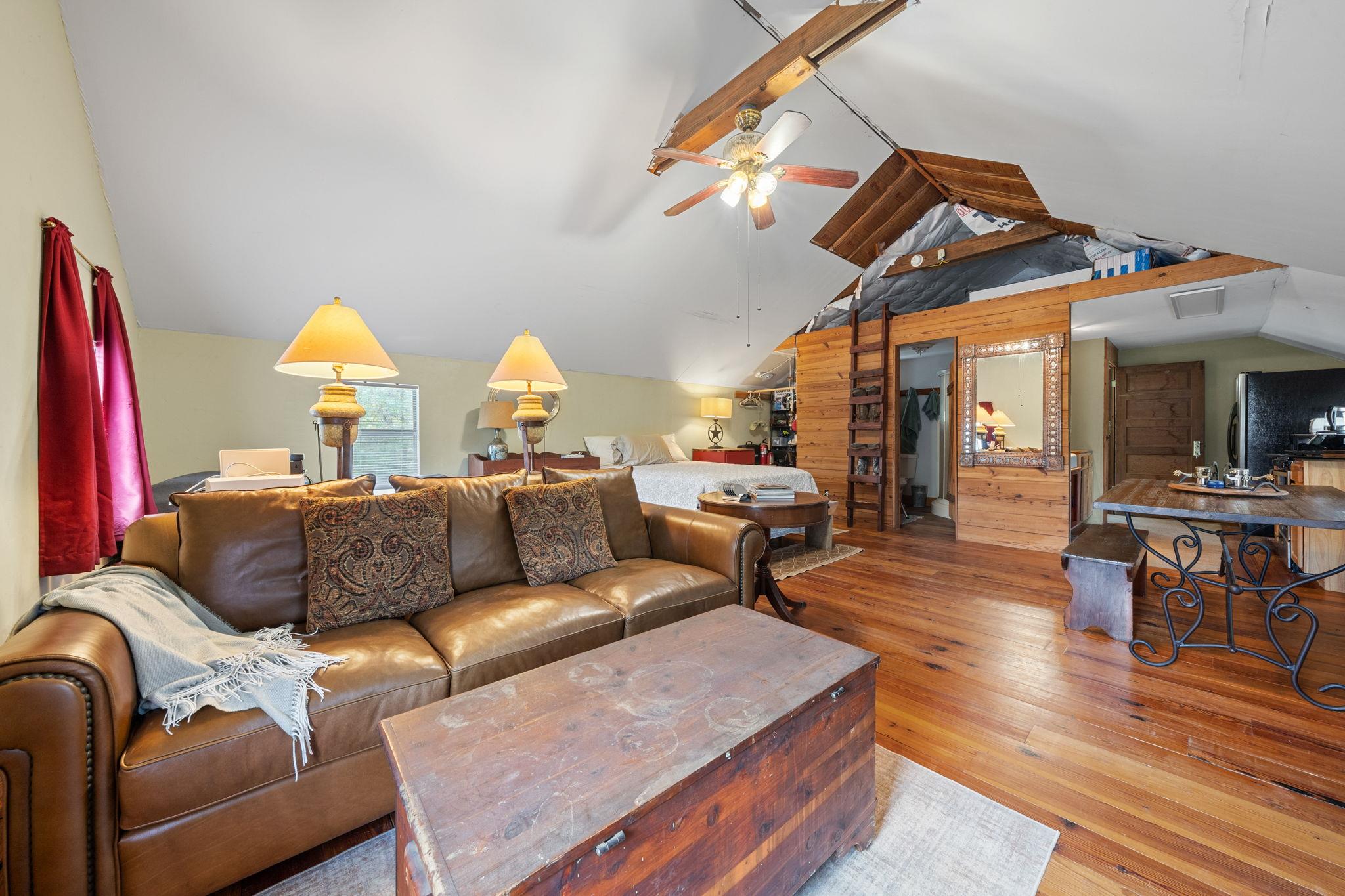 242 Cody Ln, Bastrop, TX 78602