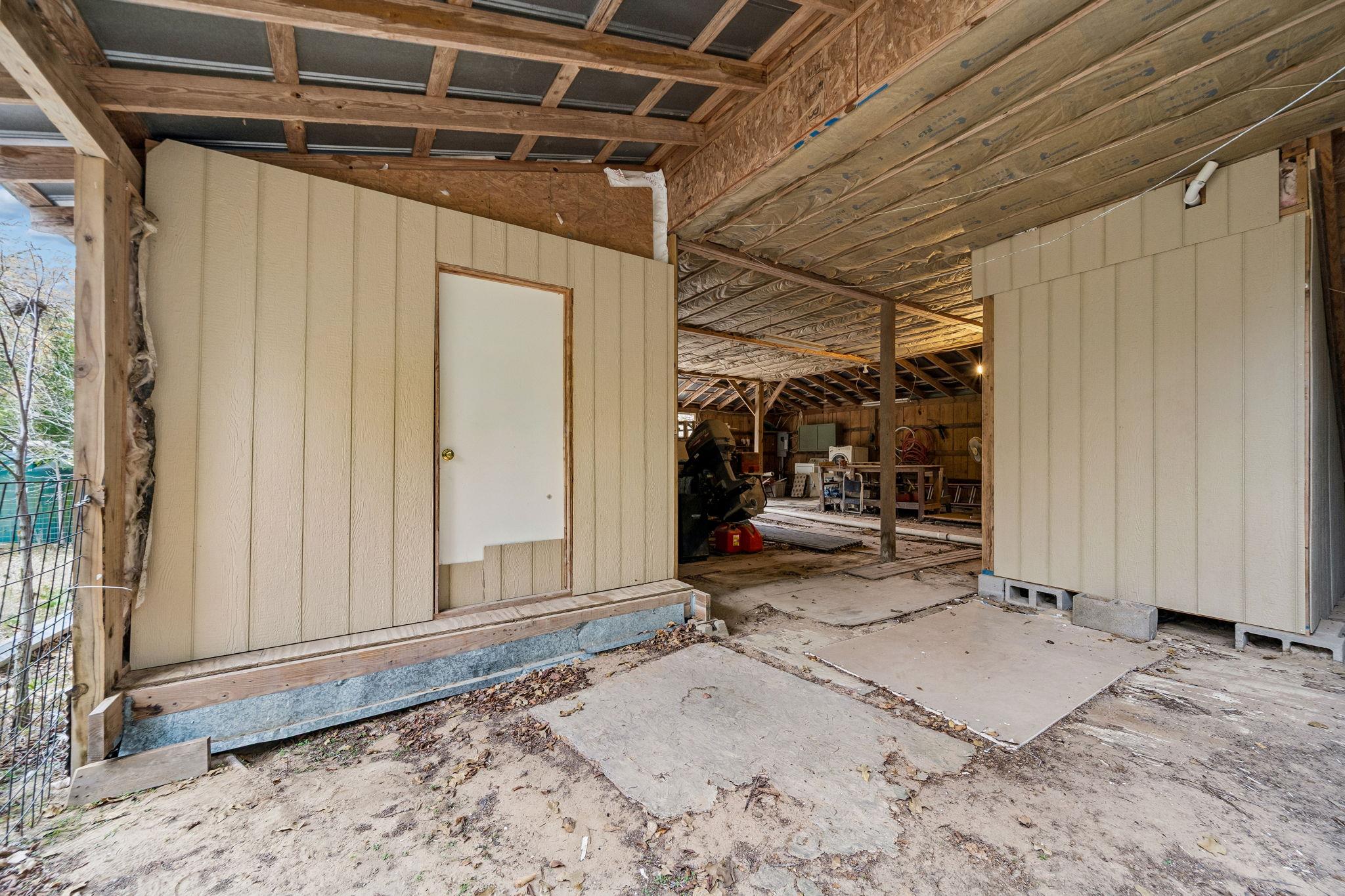 242 Cody Ln, Bastrop, TX 78602