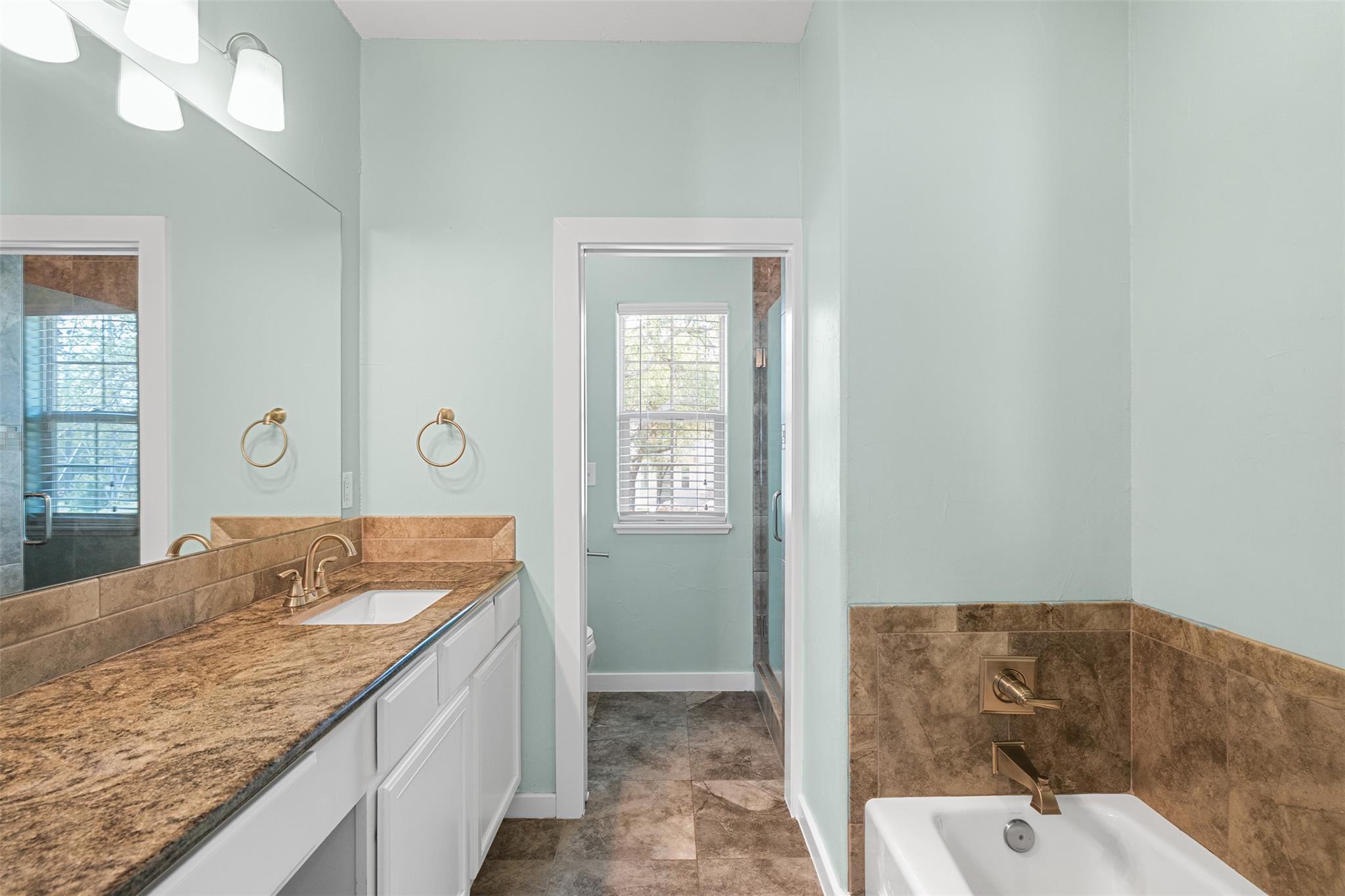 300 Knights Row, Horseshoe Bay, TX 78657