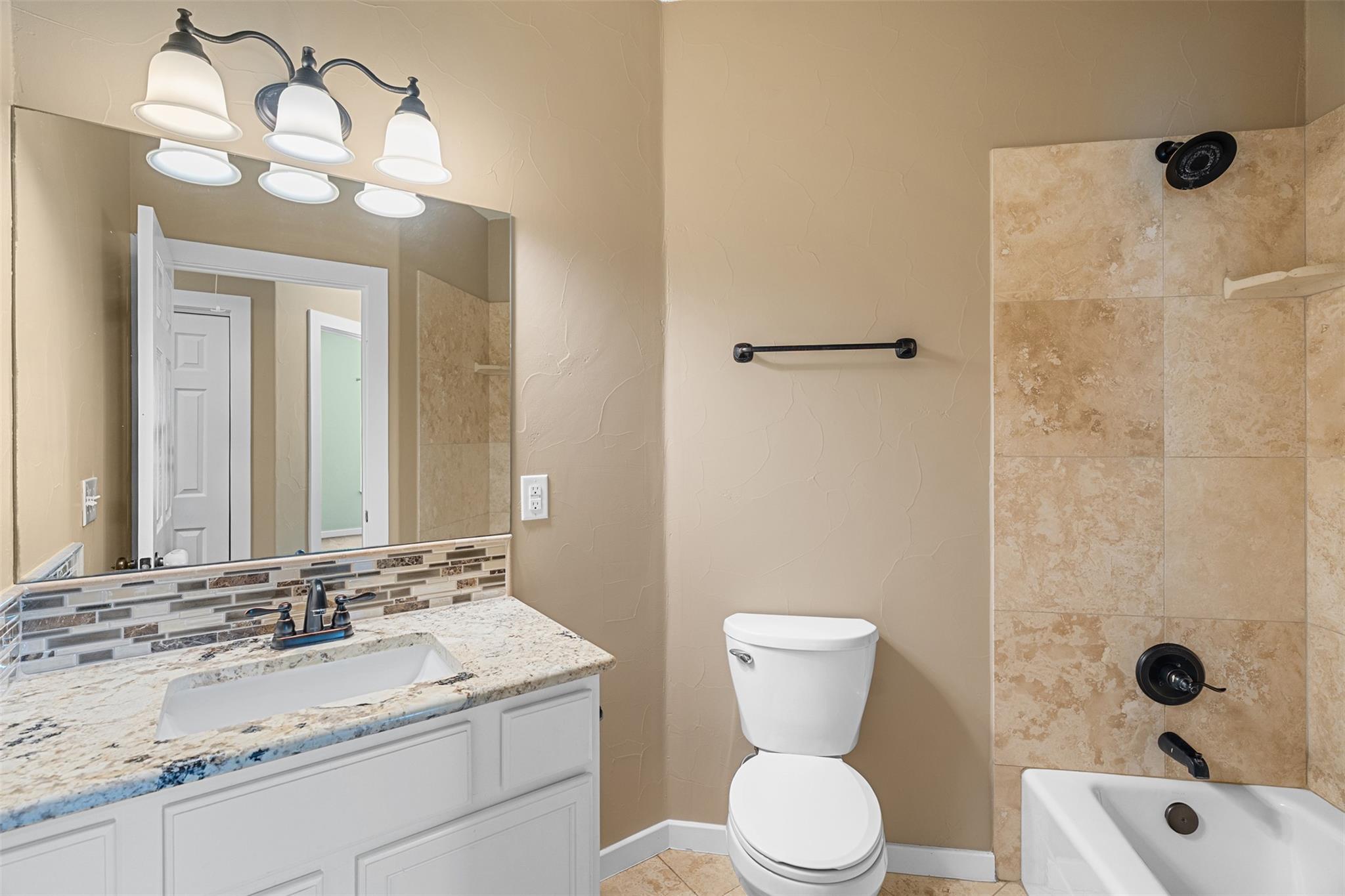 300 Knights Row, Horseshoe Bay, TX 78657