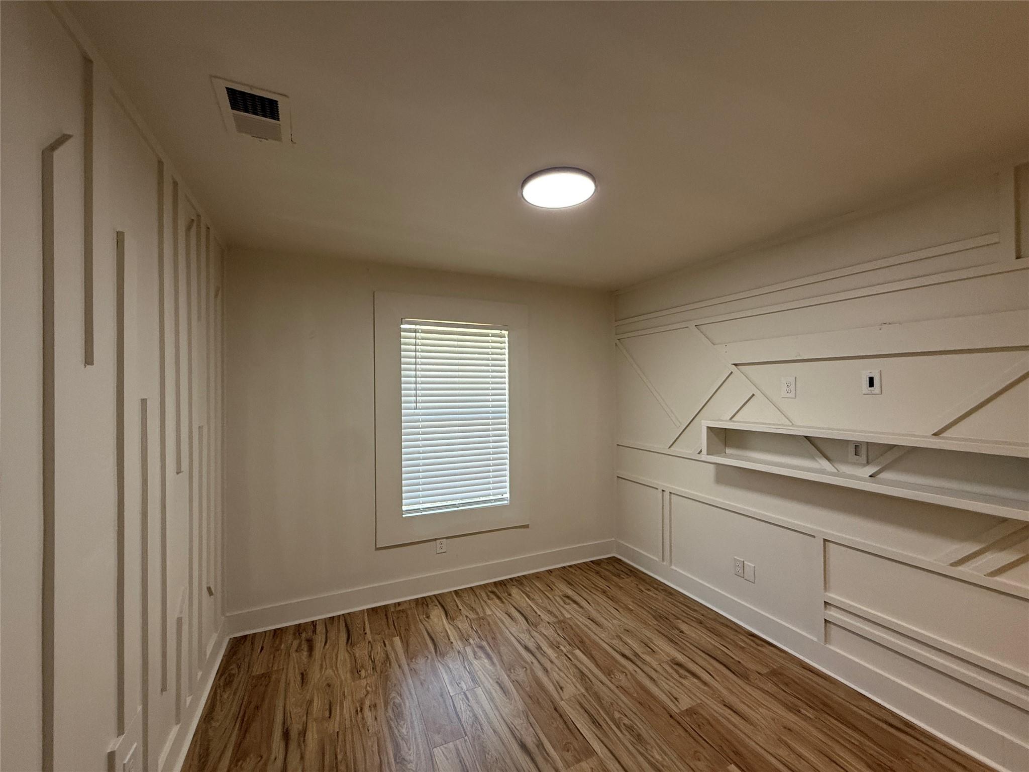 8906 Pineridge Dr, Austin, TX 78729