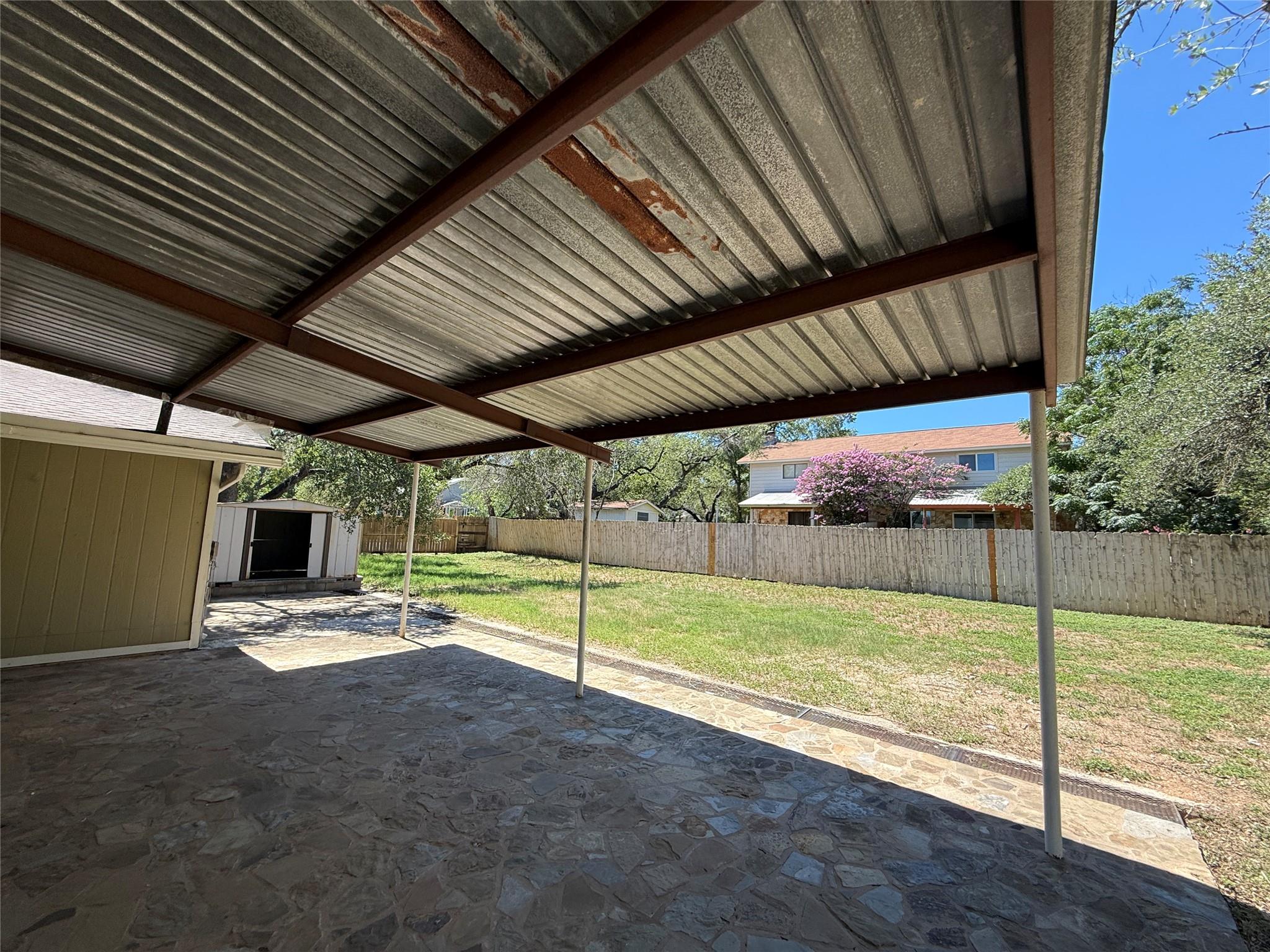 8906 Pineridge Dr, Austin, TX 78729