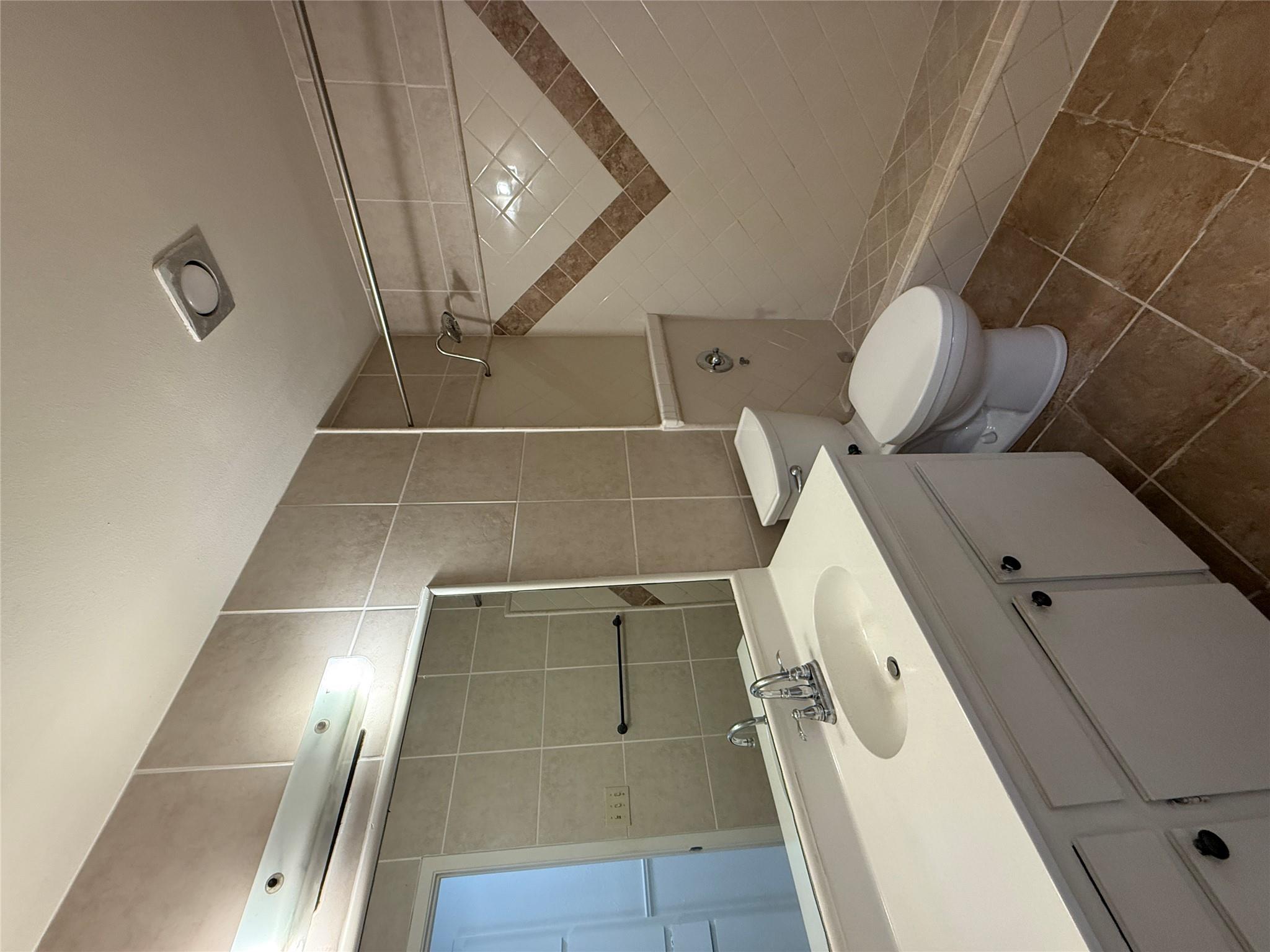 8906 Pineridge Dr, Austin, TX 78729