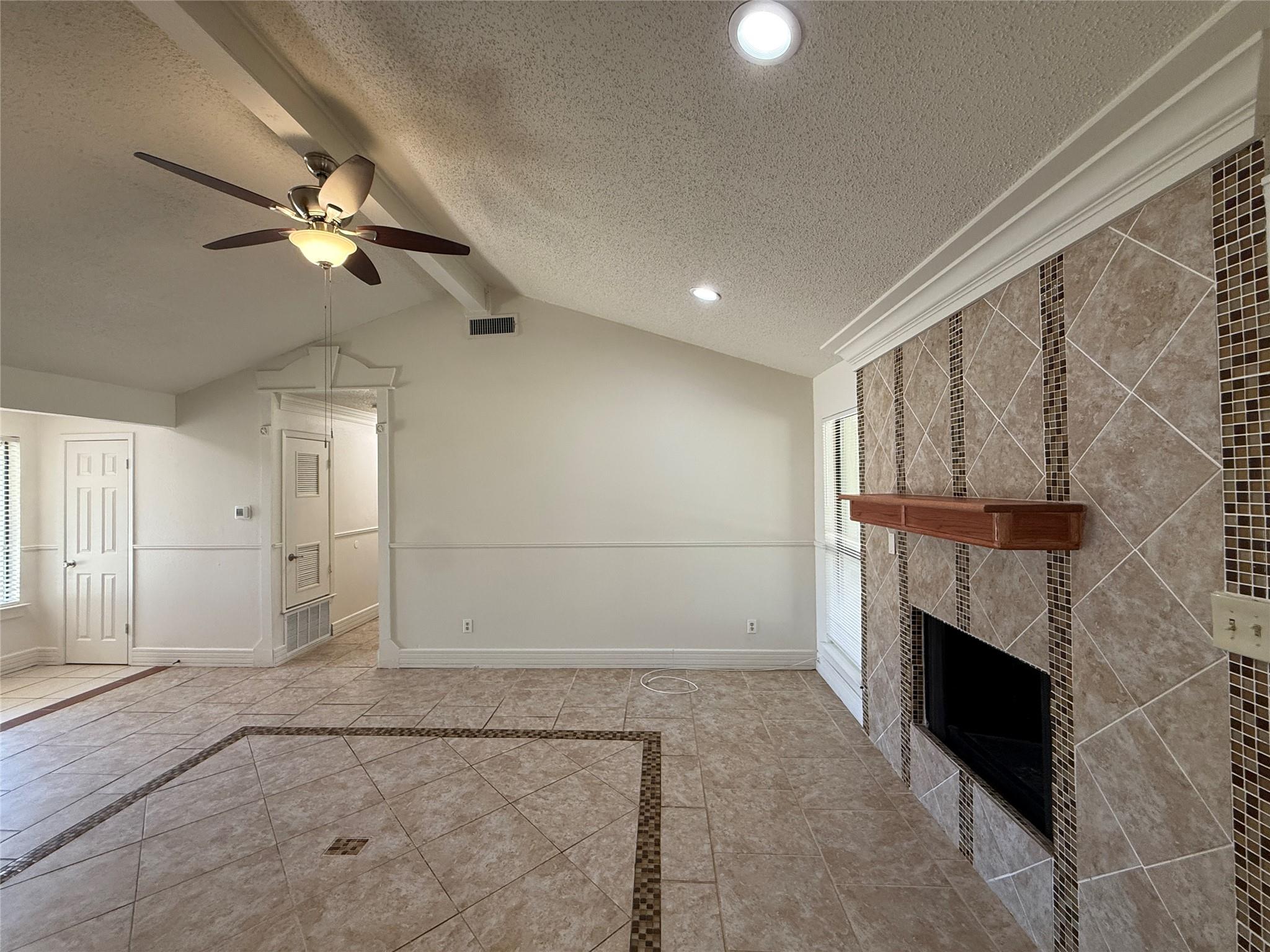 8906 Pineridge Dr, Austin, TX 78729