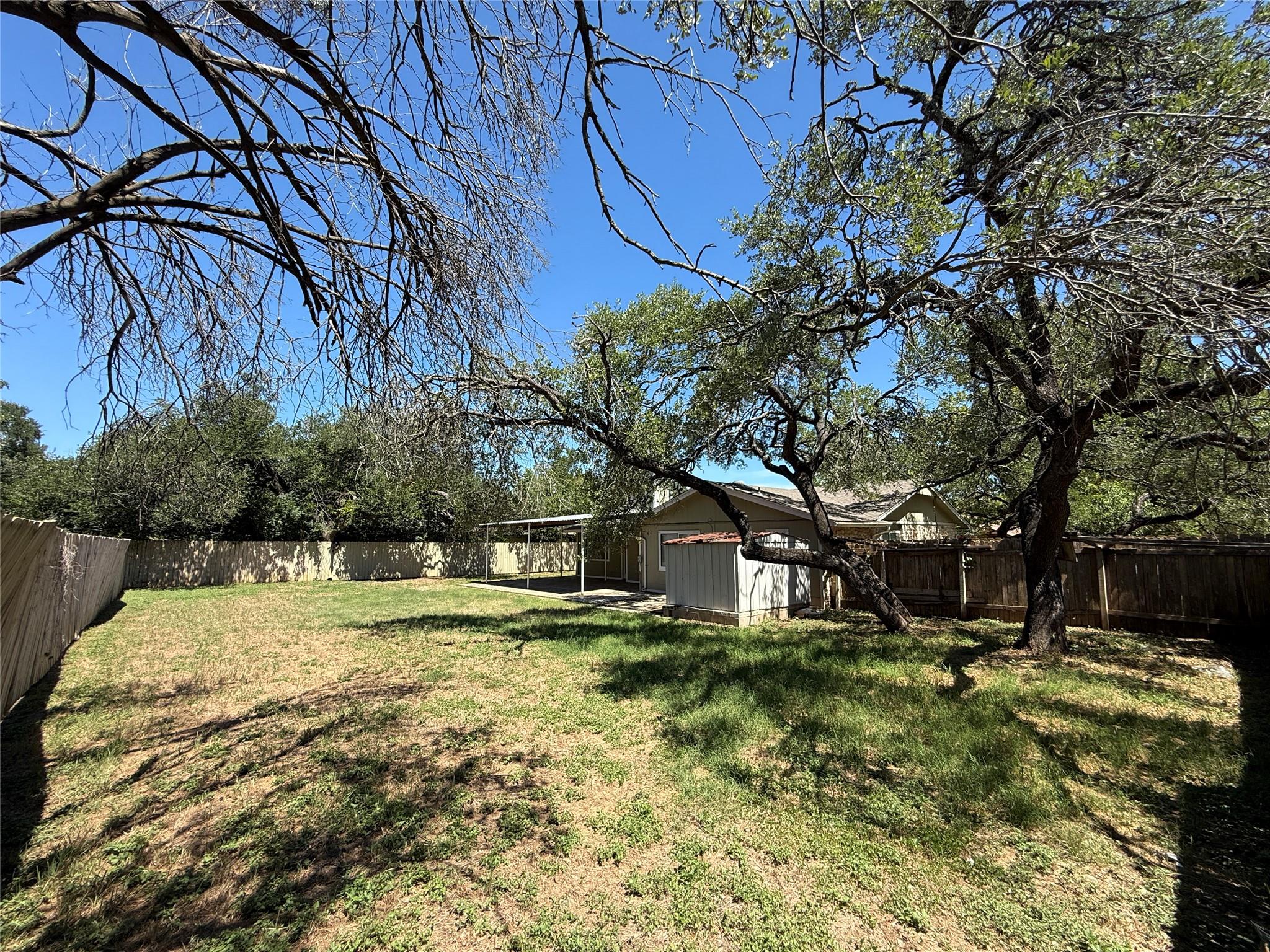 8906 Pineridge Dr, Austin, TX 78729