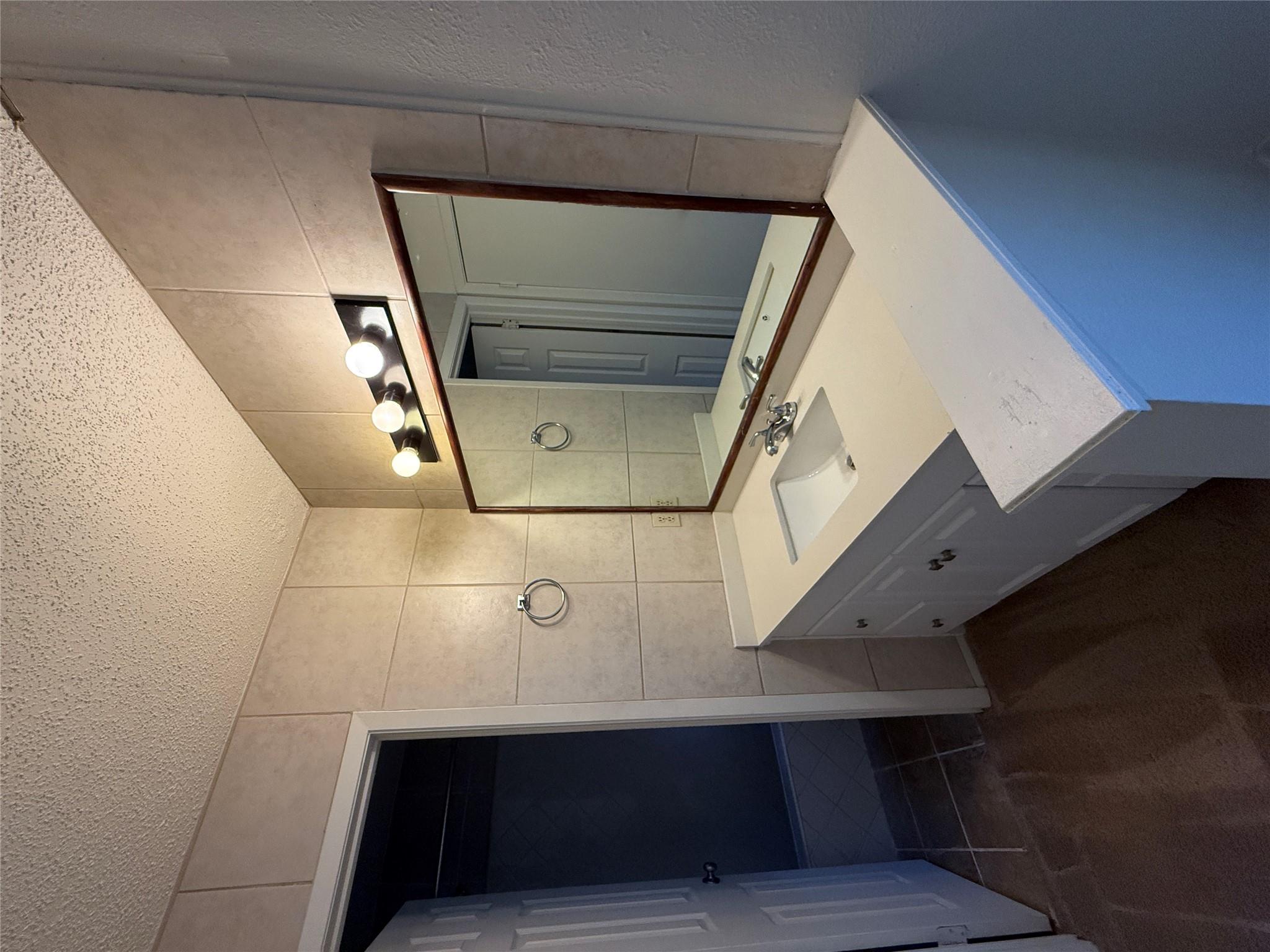 8906 Pineridge Dr, Austin, TX 78729