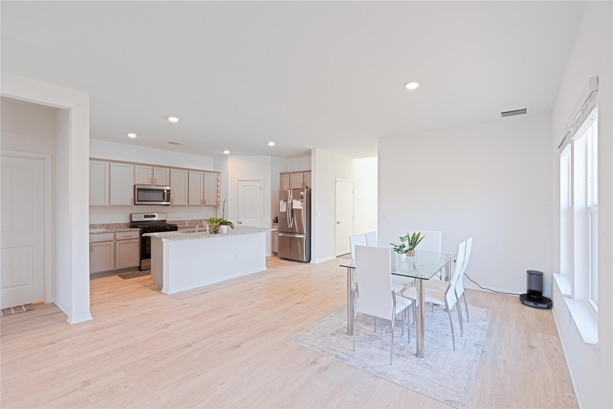 2848 Owl Head Dr, Leander, TX 78641