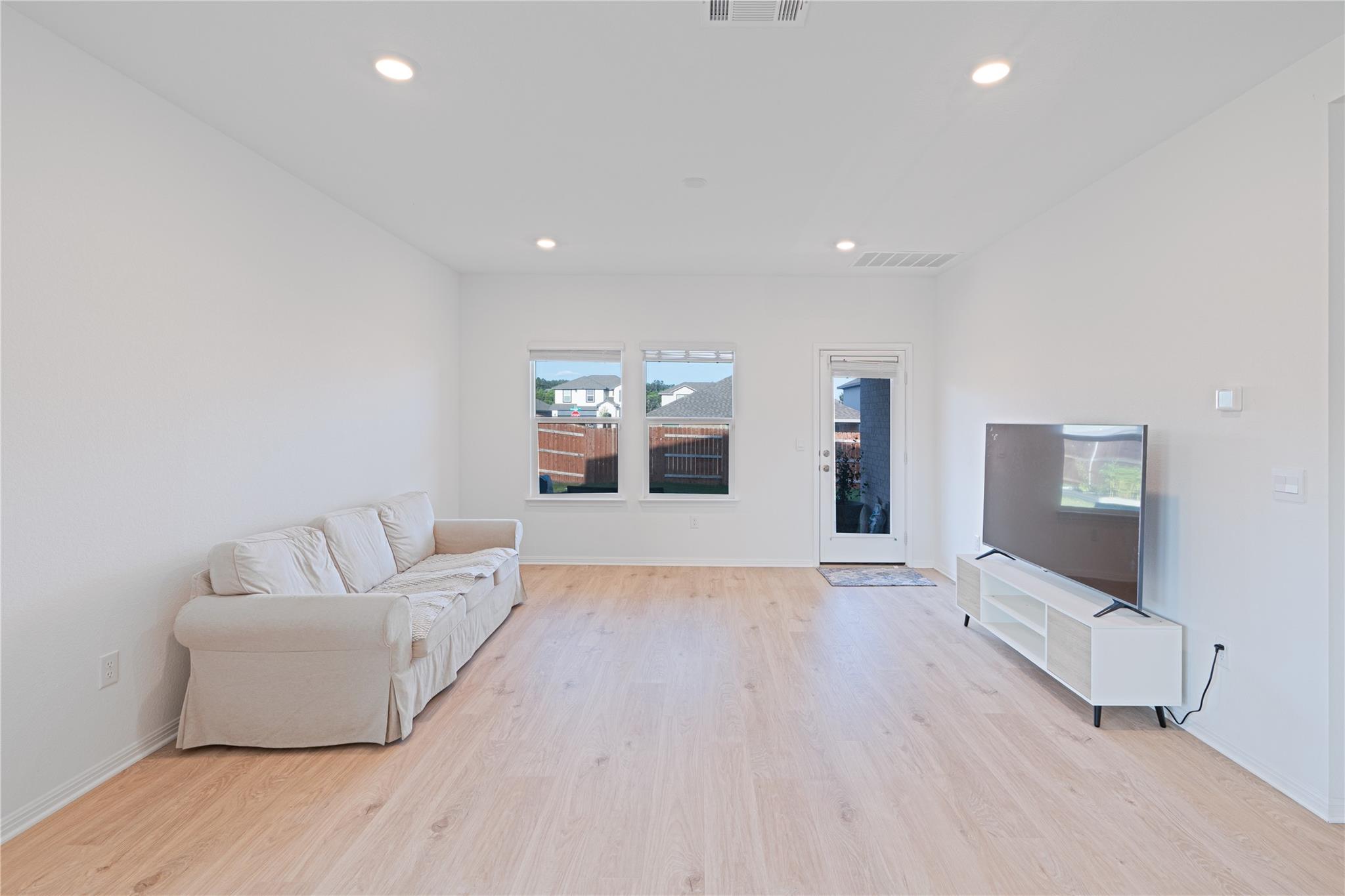 2848 Owl Head Dr, Leander, TX 78641