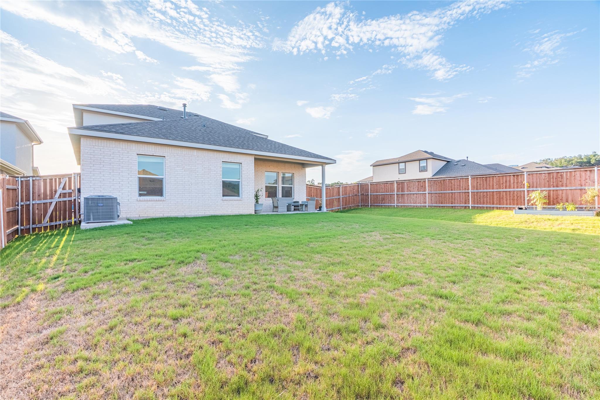 2848 Owl Head Dr, Leander, TX 78641