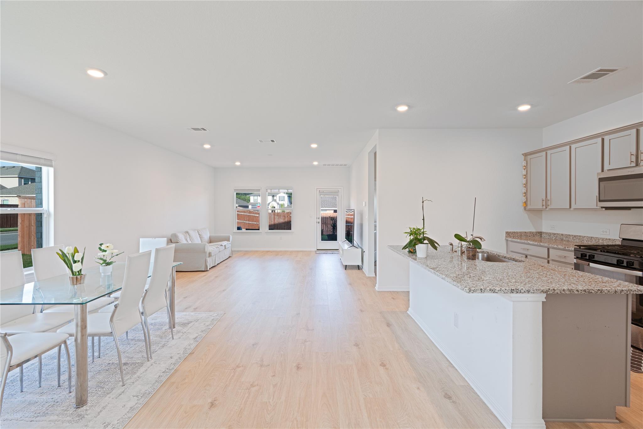 2848 Owl Head Dr, Leander, TX 78641