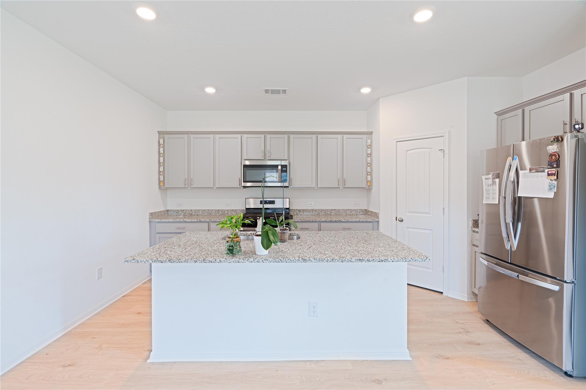 2848 Owl Head Dr, Leander, TX 78641