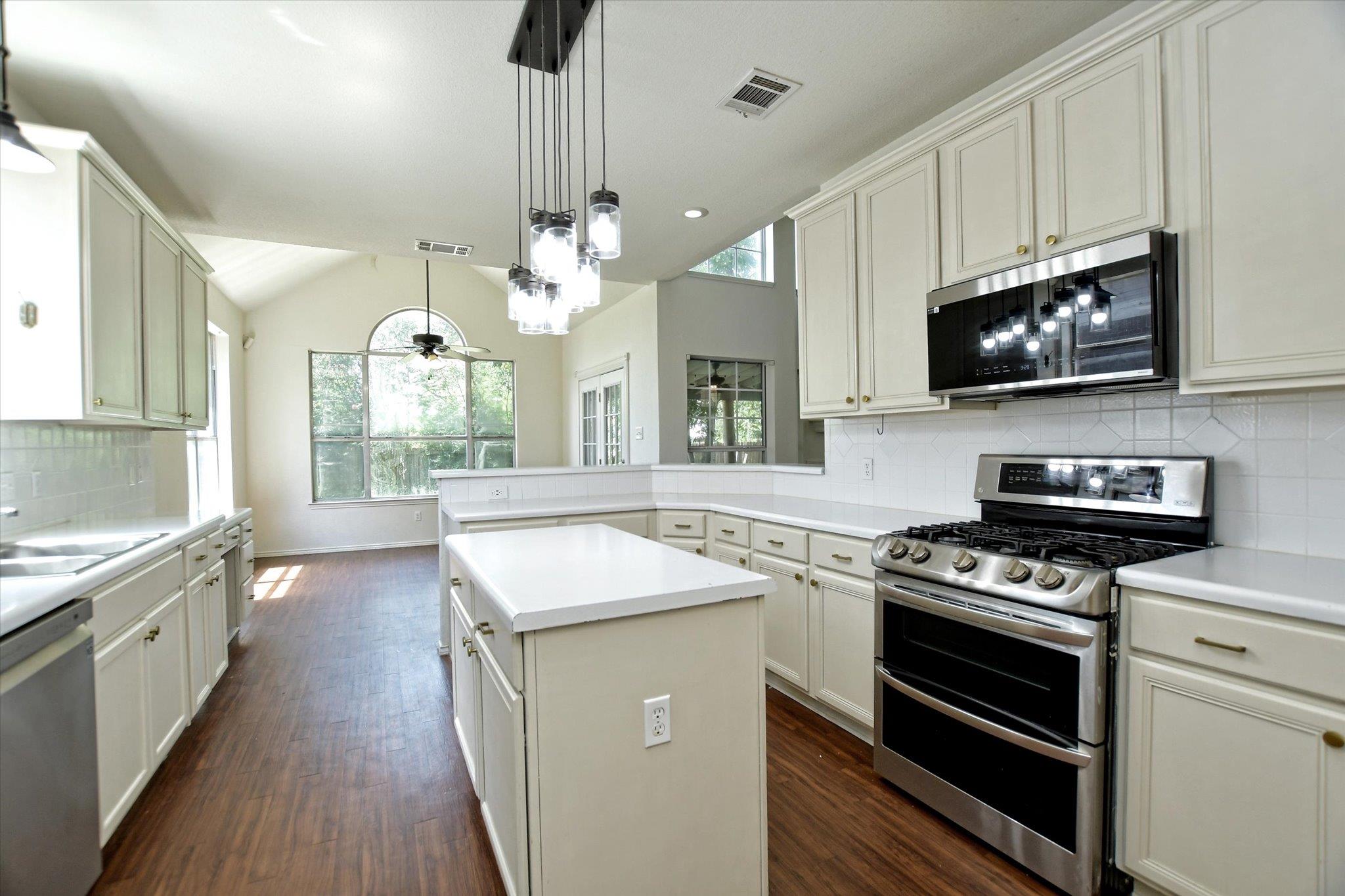 301 Gulfstream Dr, Georgetown, TX 78626