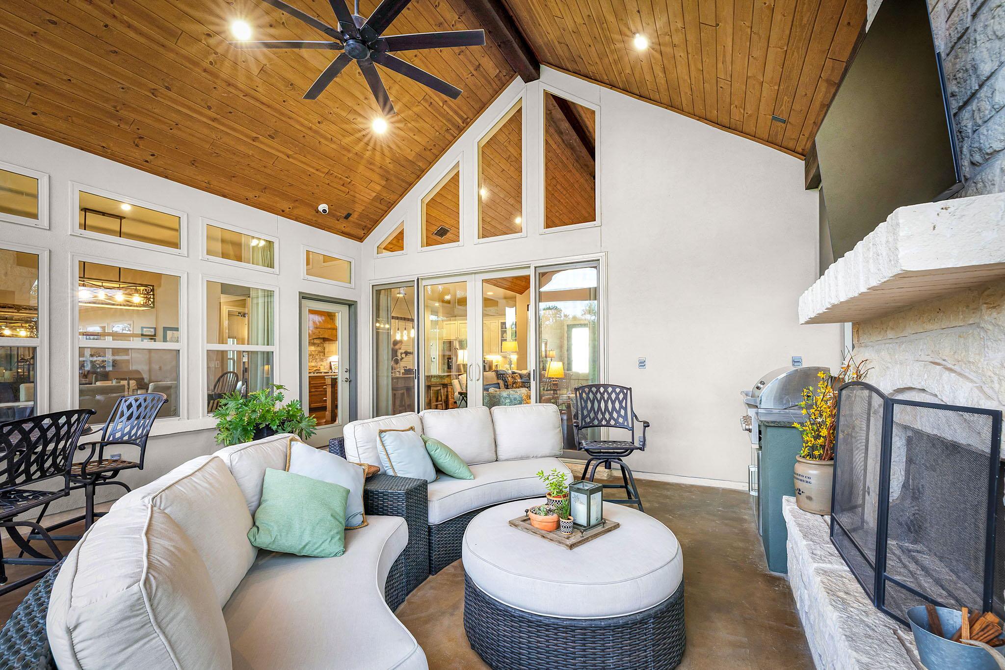 375 Curvatura, New Braunfels, TX 78132