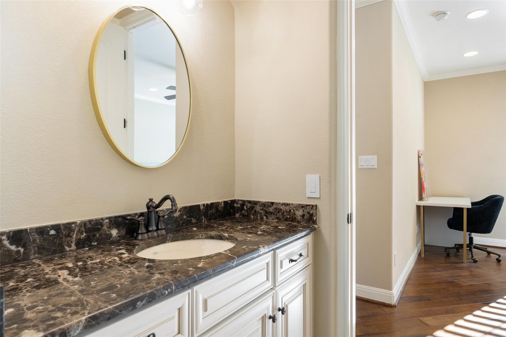 407 Bella Montagna Cir, Lakeway, TX 78734