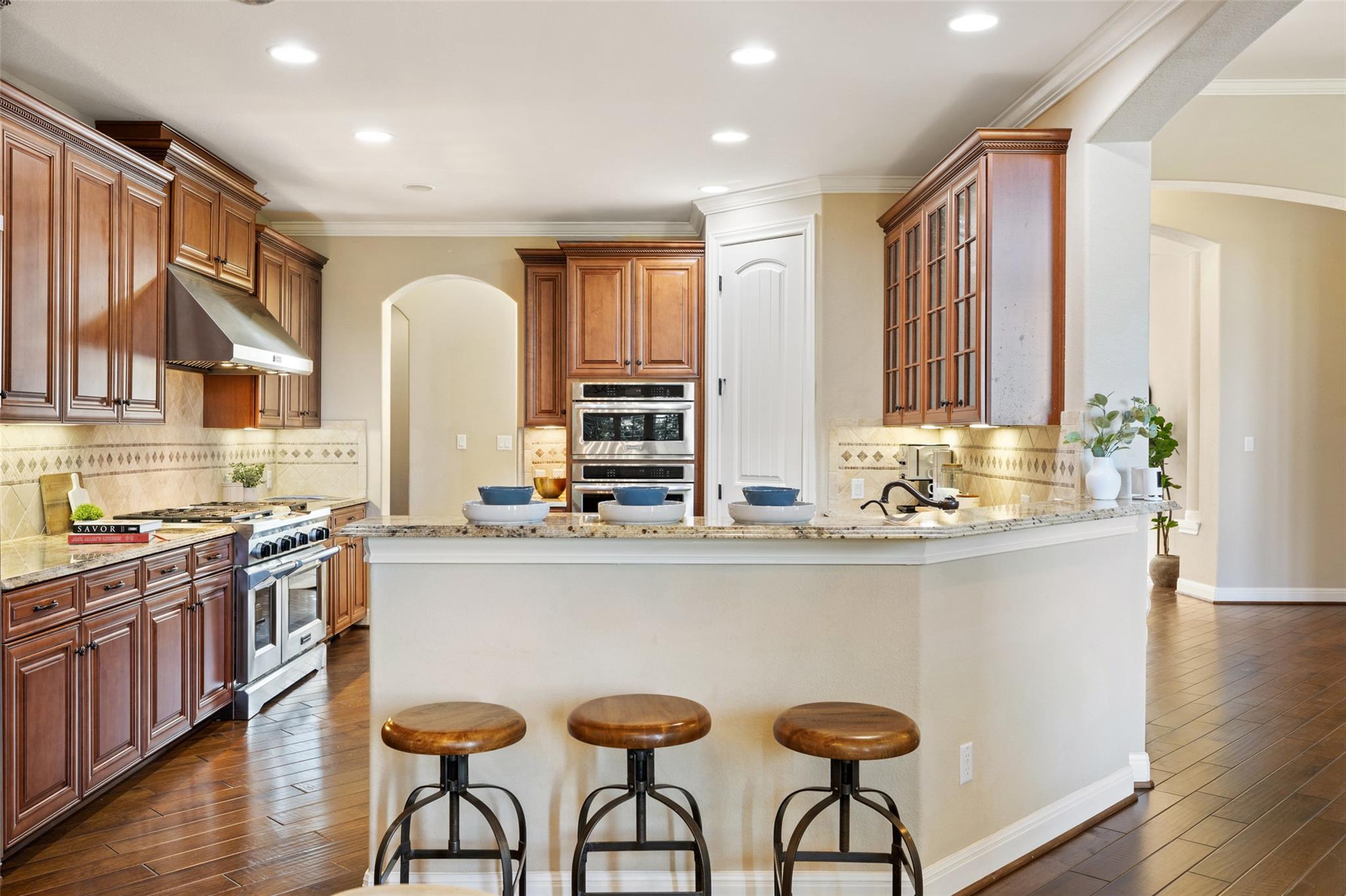 407 Bella Montagna Cir, Lakeway, TX 78734