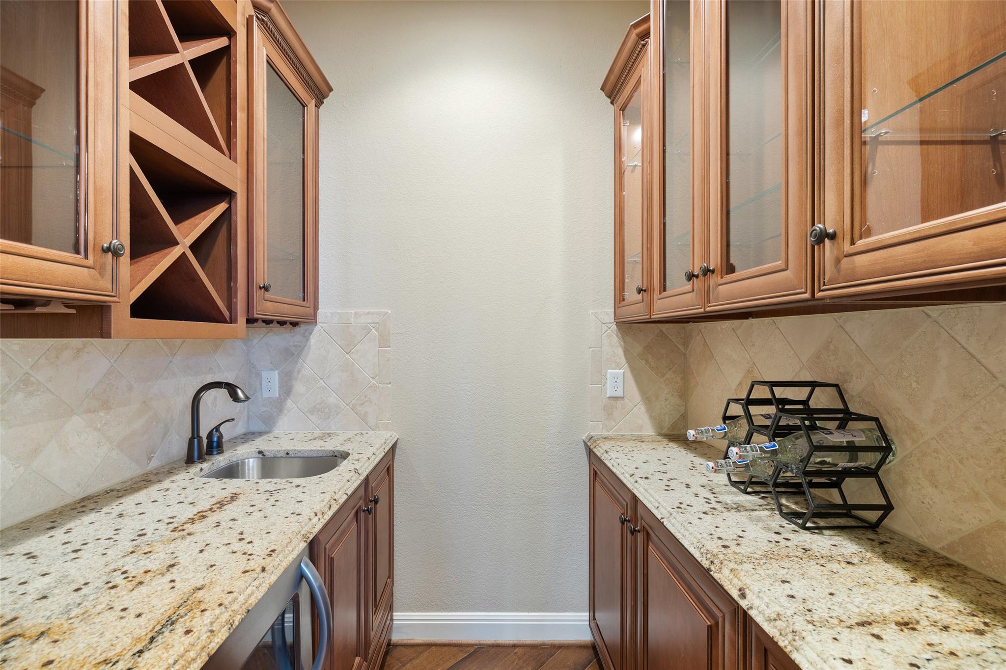 407 Bella Montagna Cir, Lakeway, TX 78734