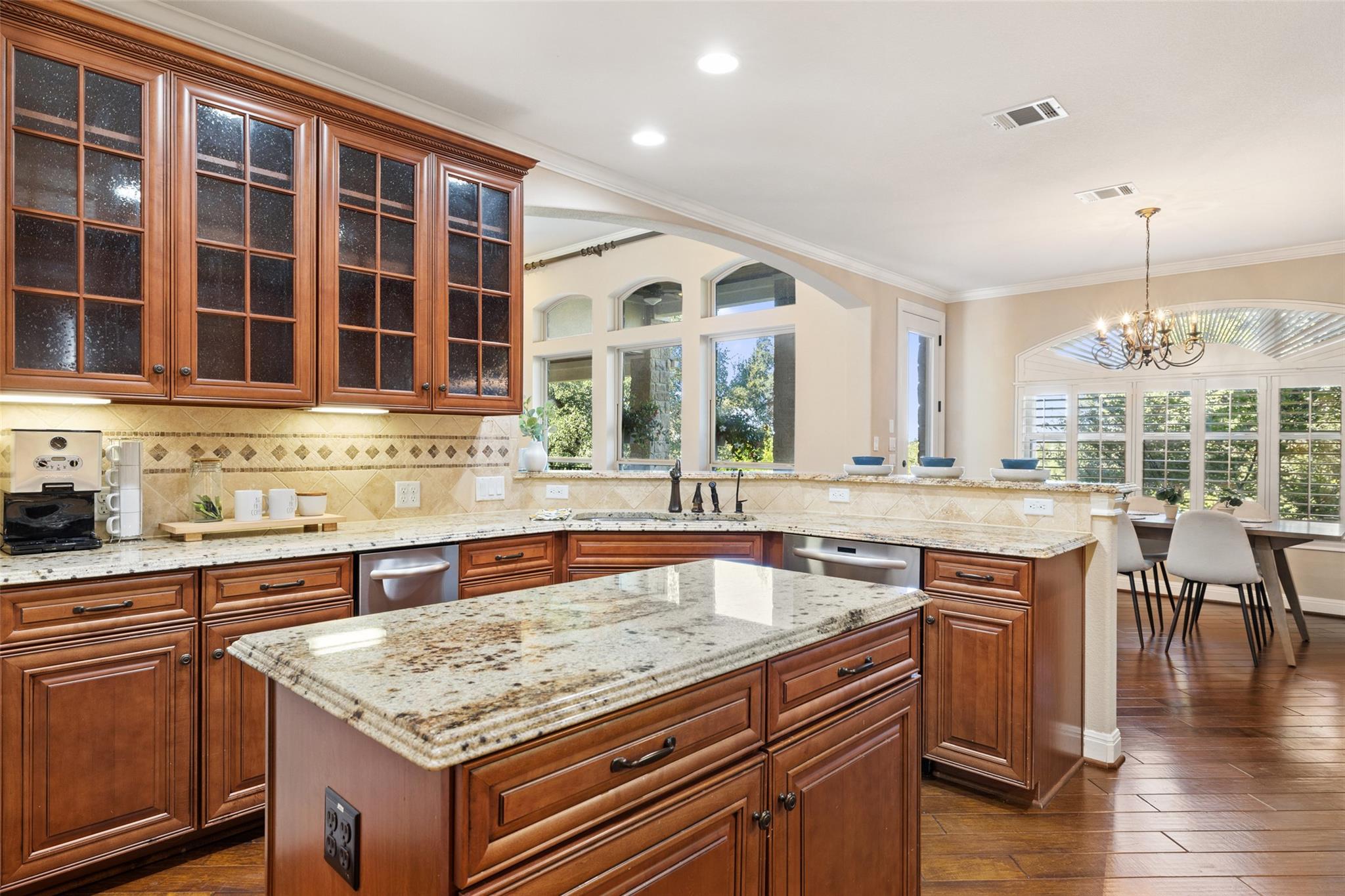 407 Bella Montagna Cir, Lakeway, TX 78734